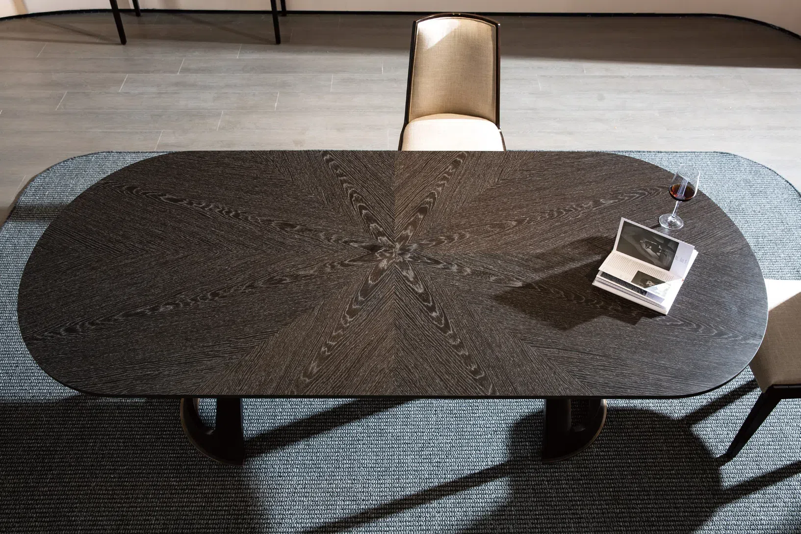 Обеденный стол CASTE Polson