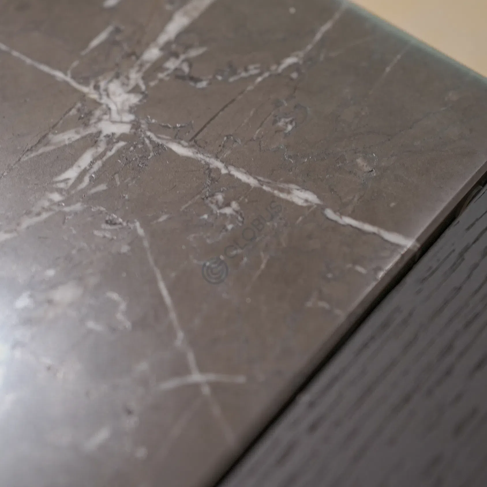 Журнальный столик Hyasintha