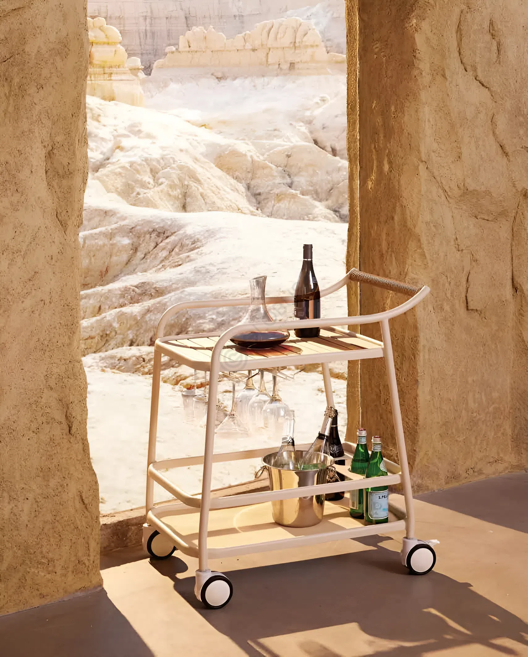 Уличный сервировочный столик Fielden