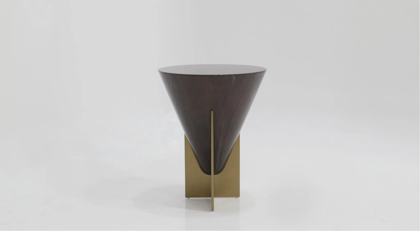 Угловой столик VISIONNAIRE Minstrel