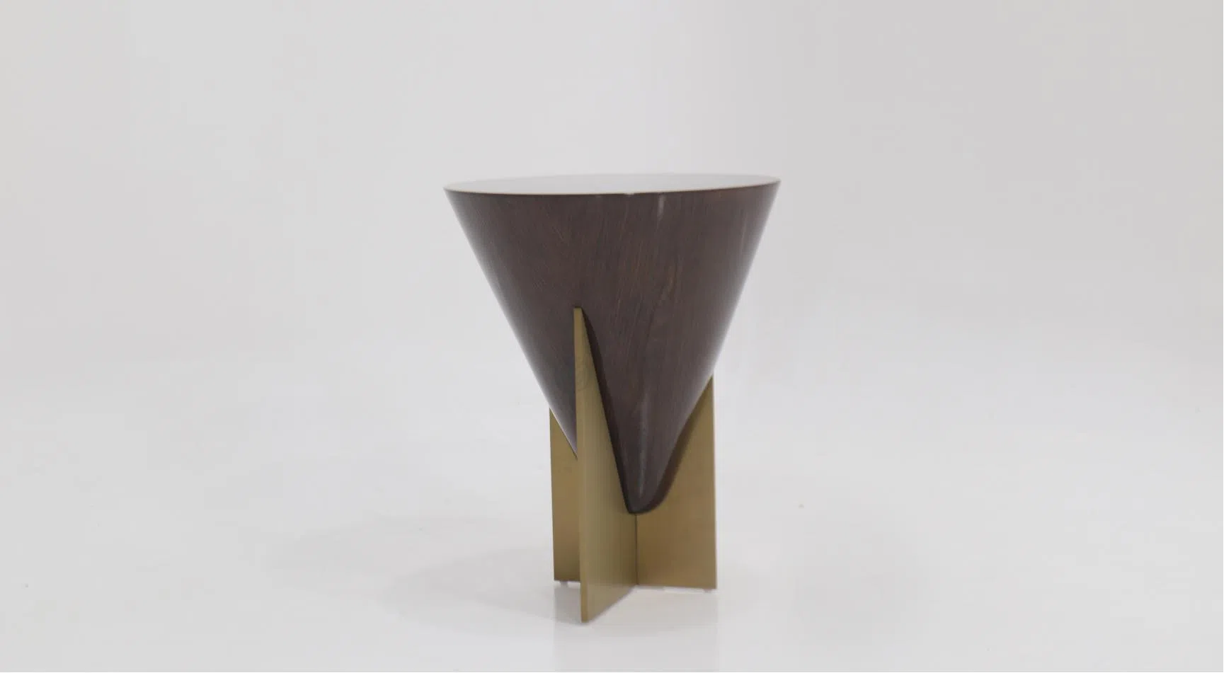 Угловой столик VISIONNAIRE Minstrel