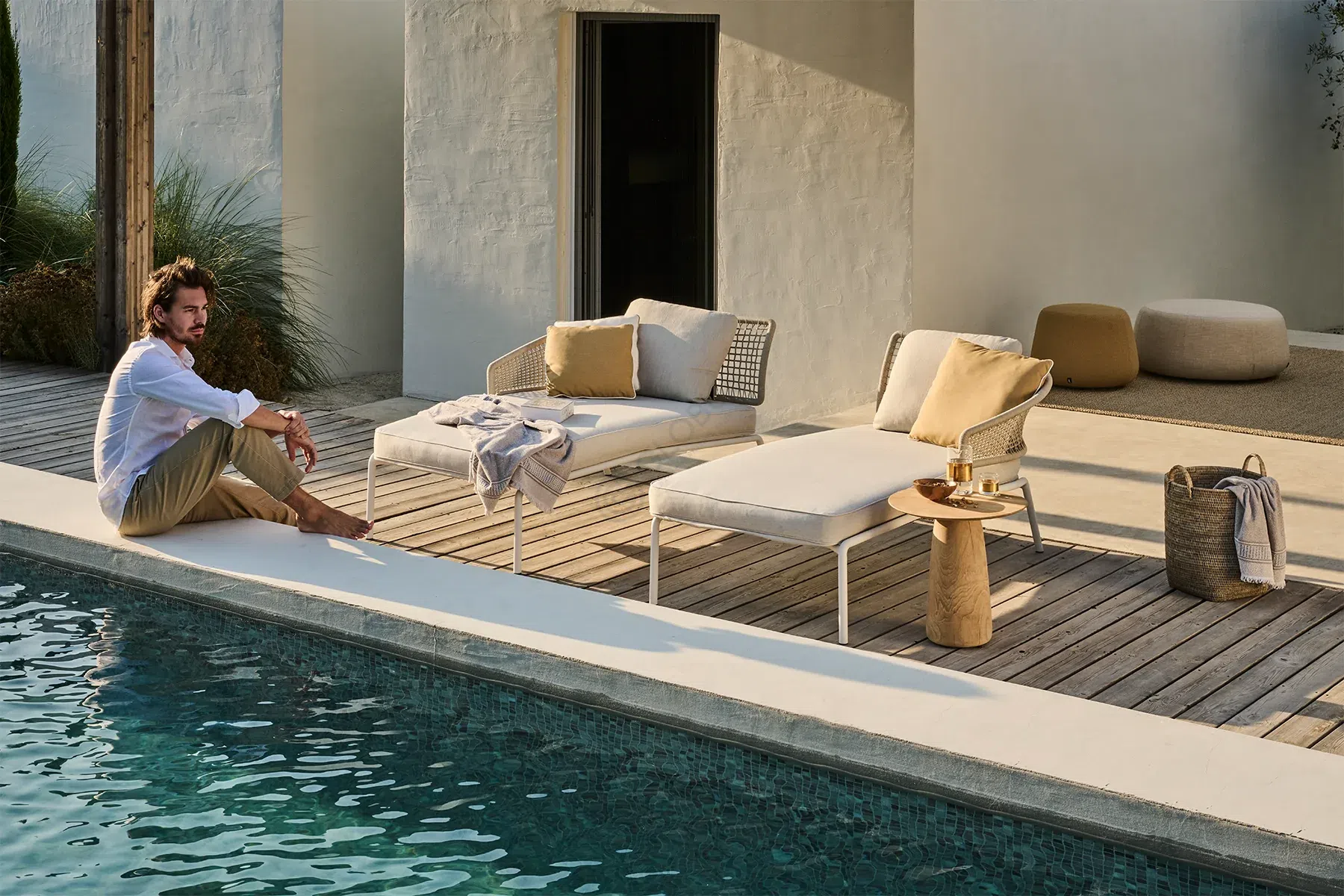 Шезлонг TRIBU Contour