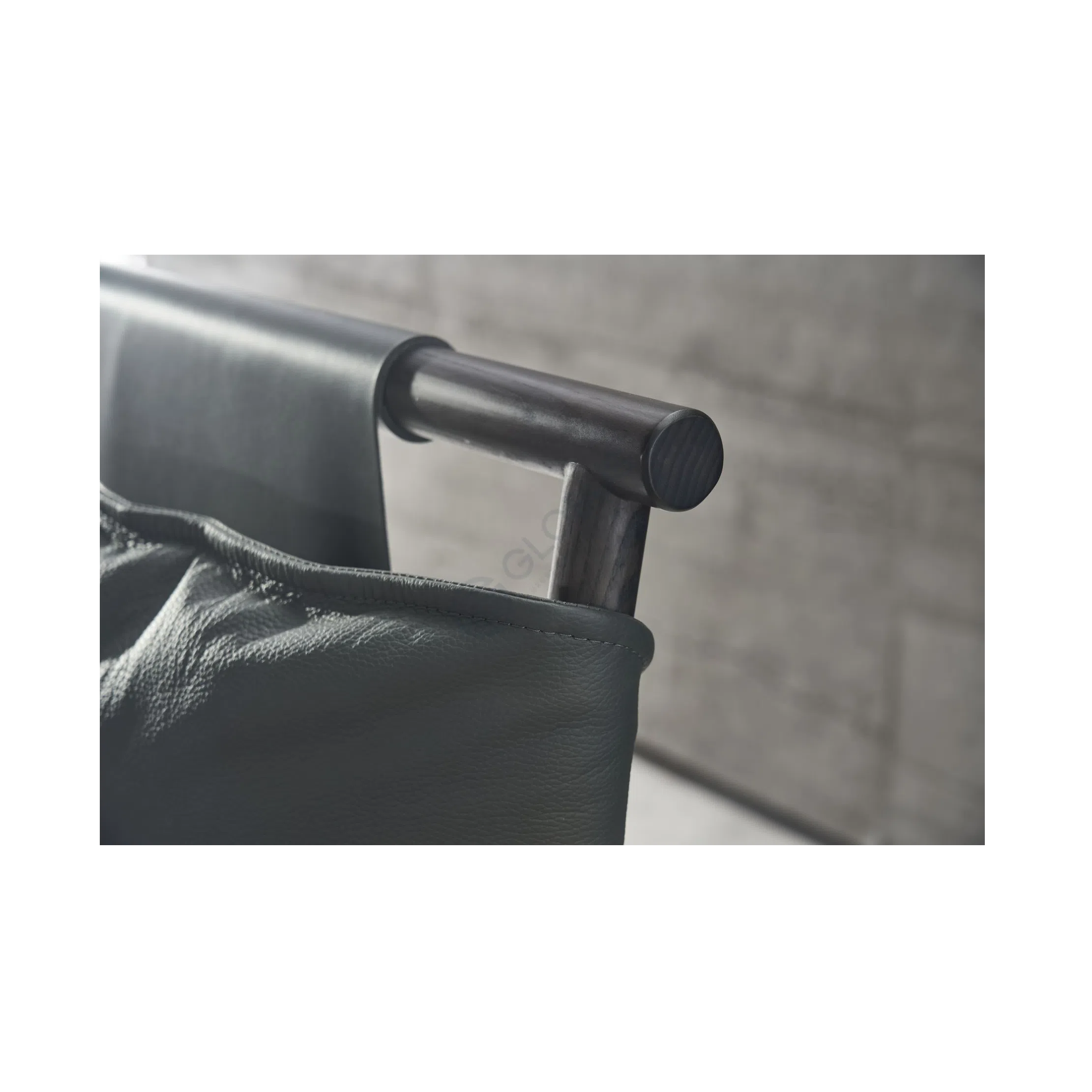 Кровать POLTRONA FRAU Times