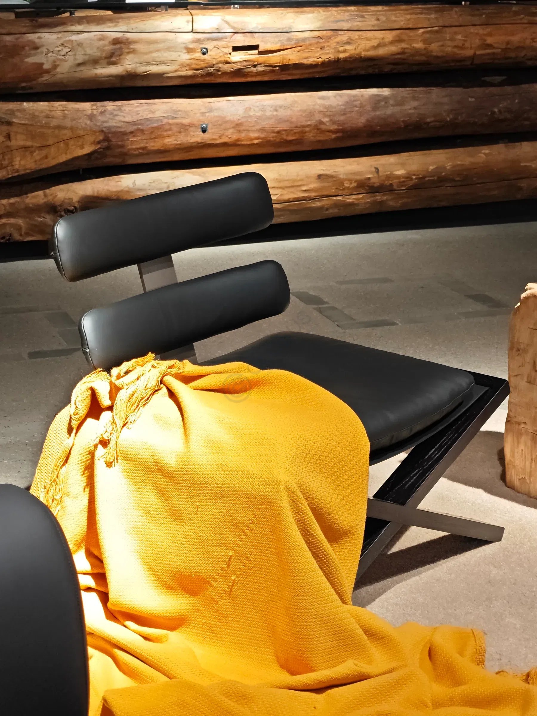 Кресло Melanzana