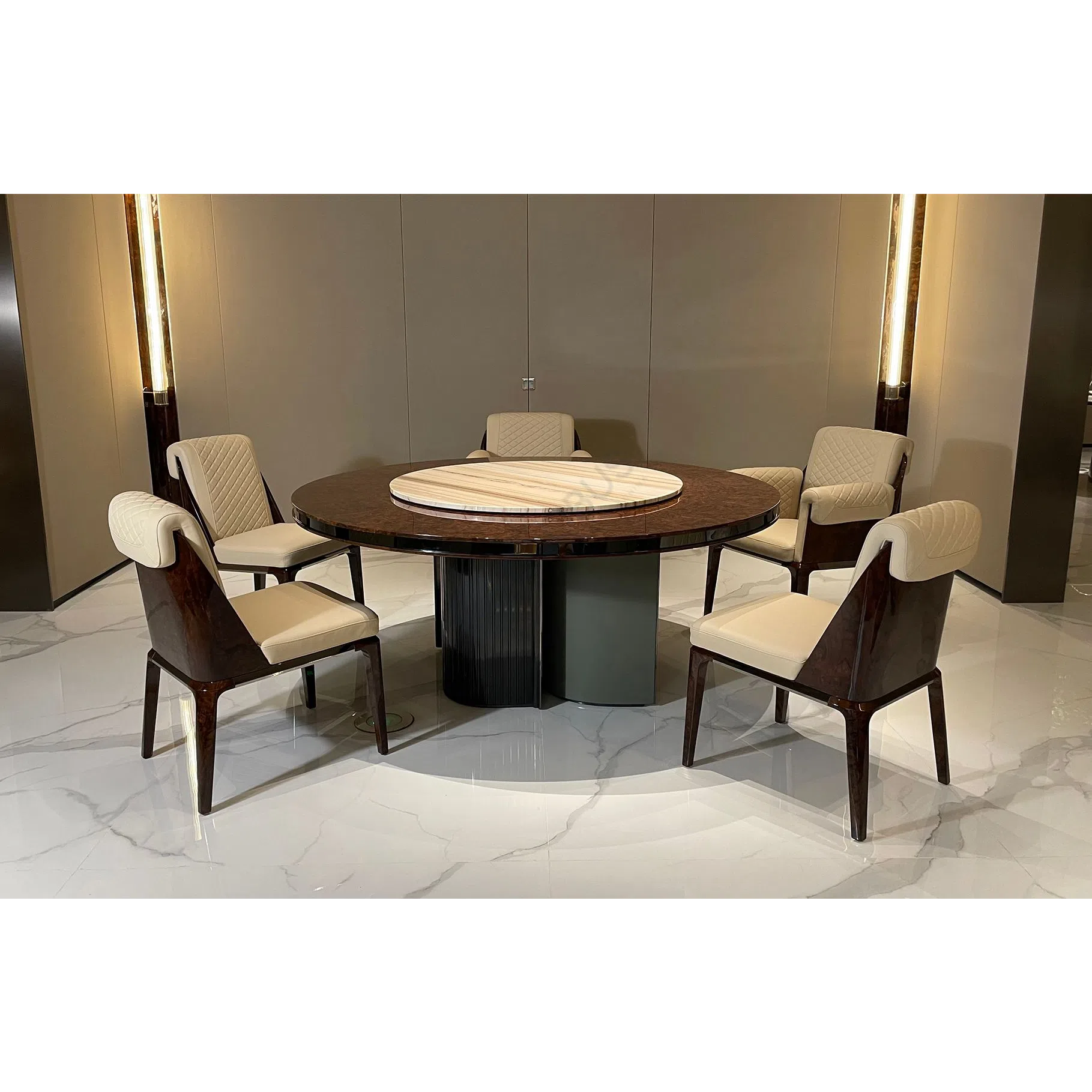 Обеденный стол Tertullus