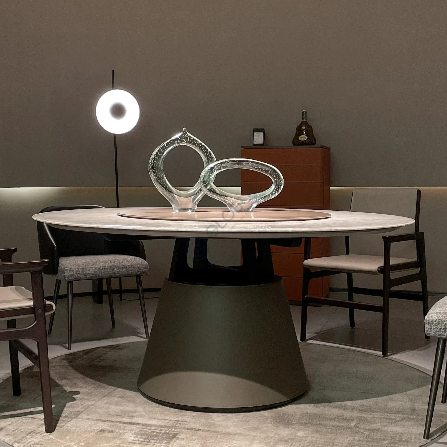 Обеденный стол Viorel