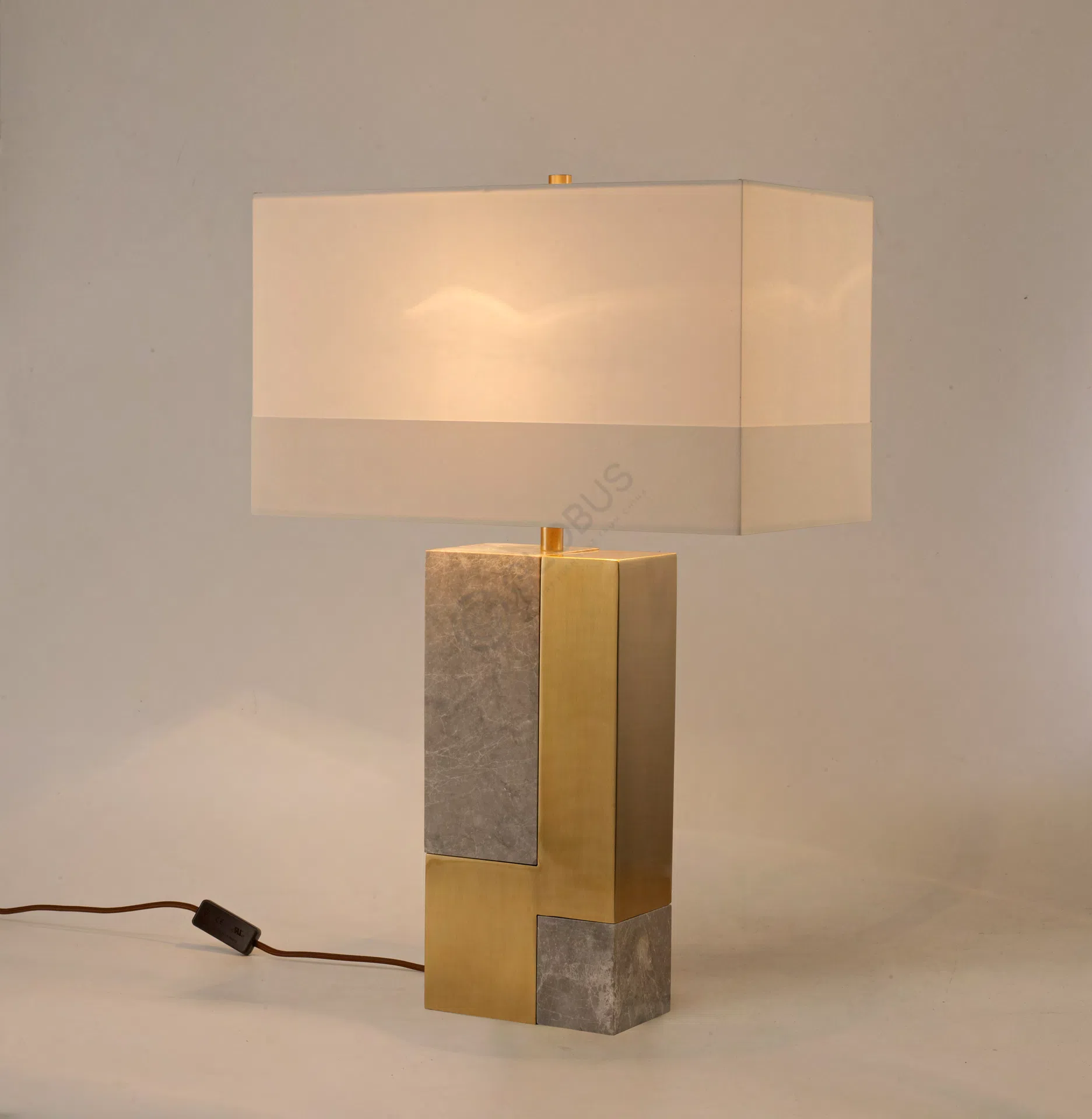 Настольная лампа Obumbro