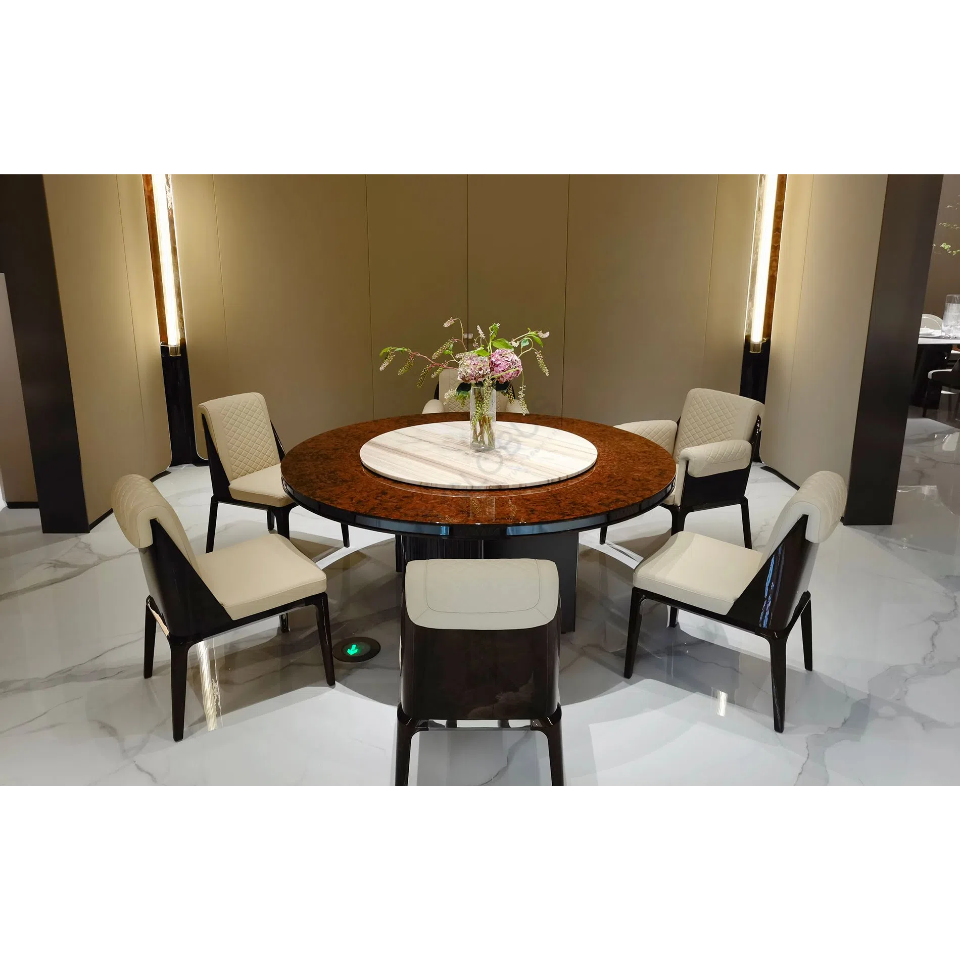 Обеденный стол Tertullus