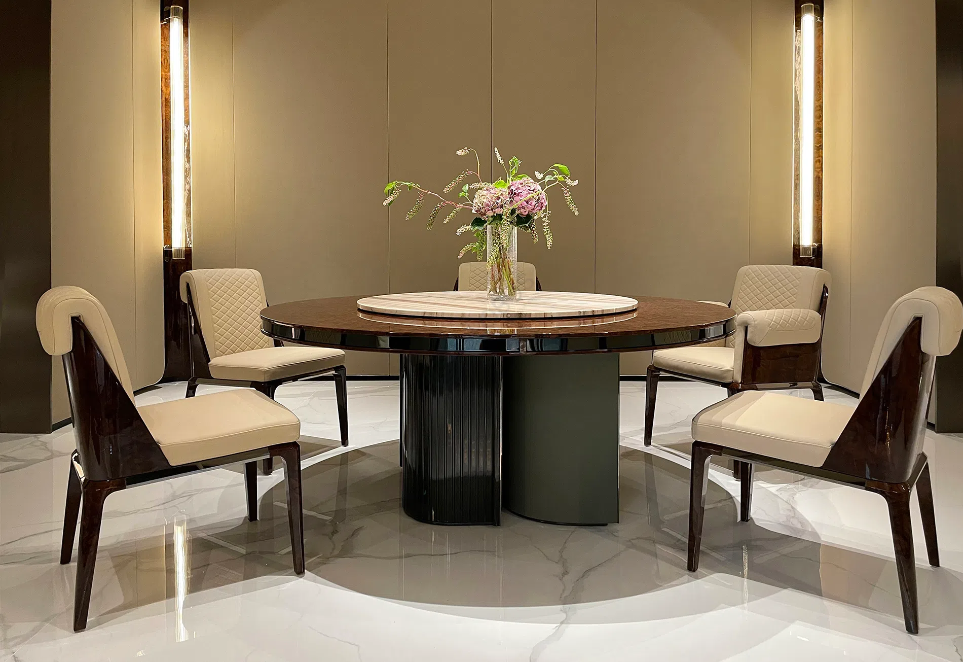 Обеденный стол Tertullus