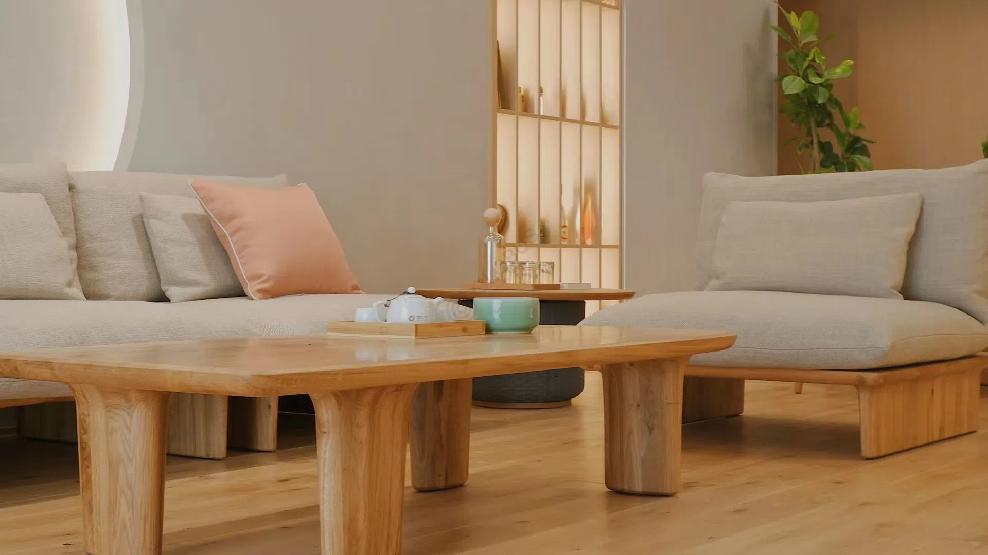 Журнальный столик Myrrhae