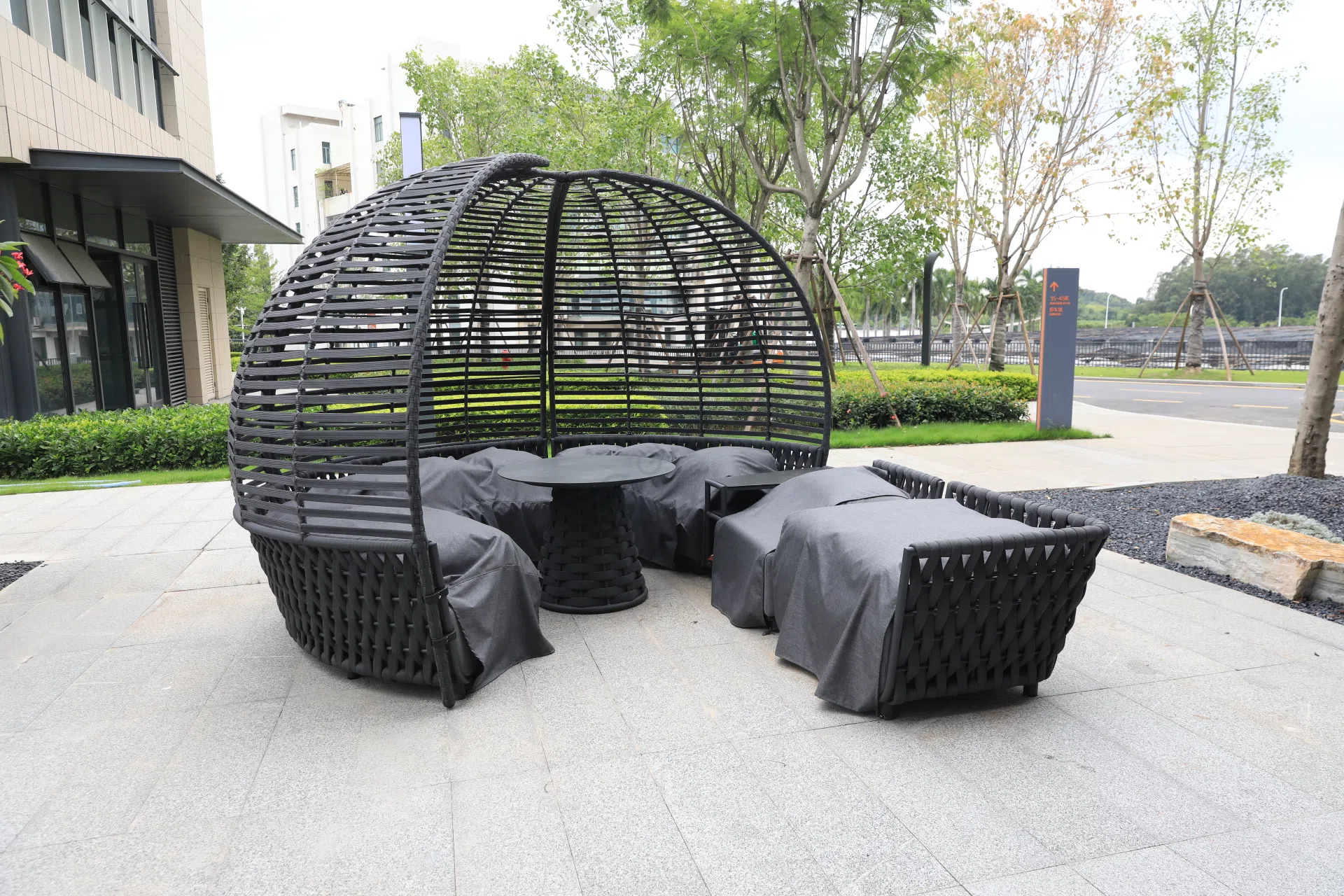 Уличный диван COUTURE JARDIN