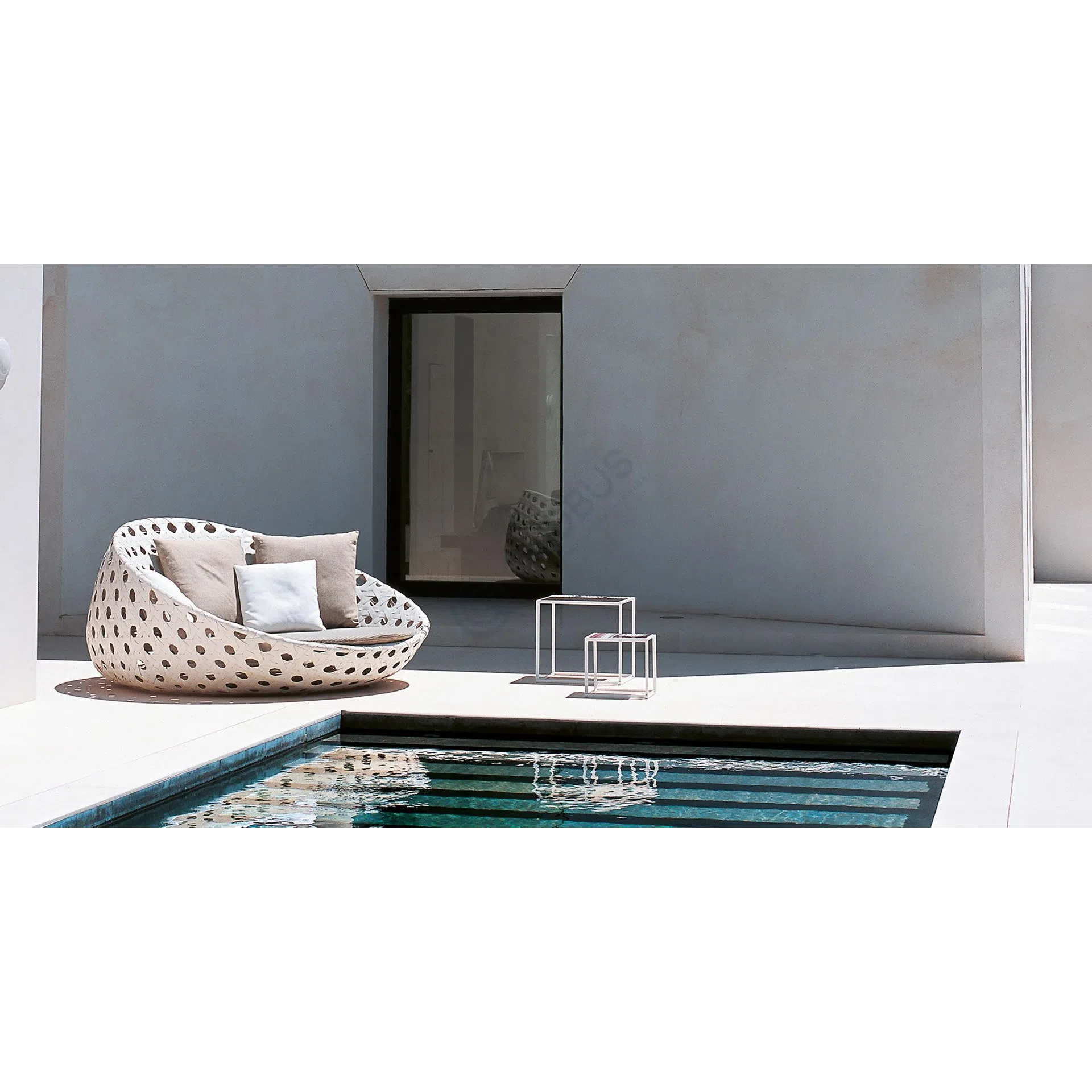 Уличный диван B&B ITALIA Canasta