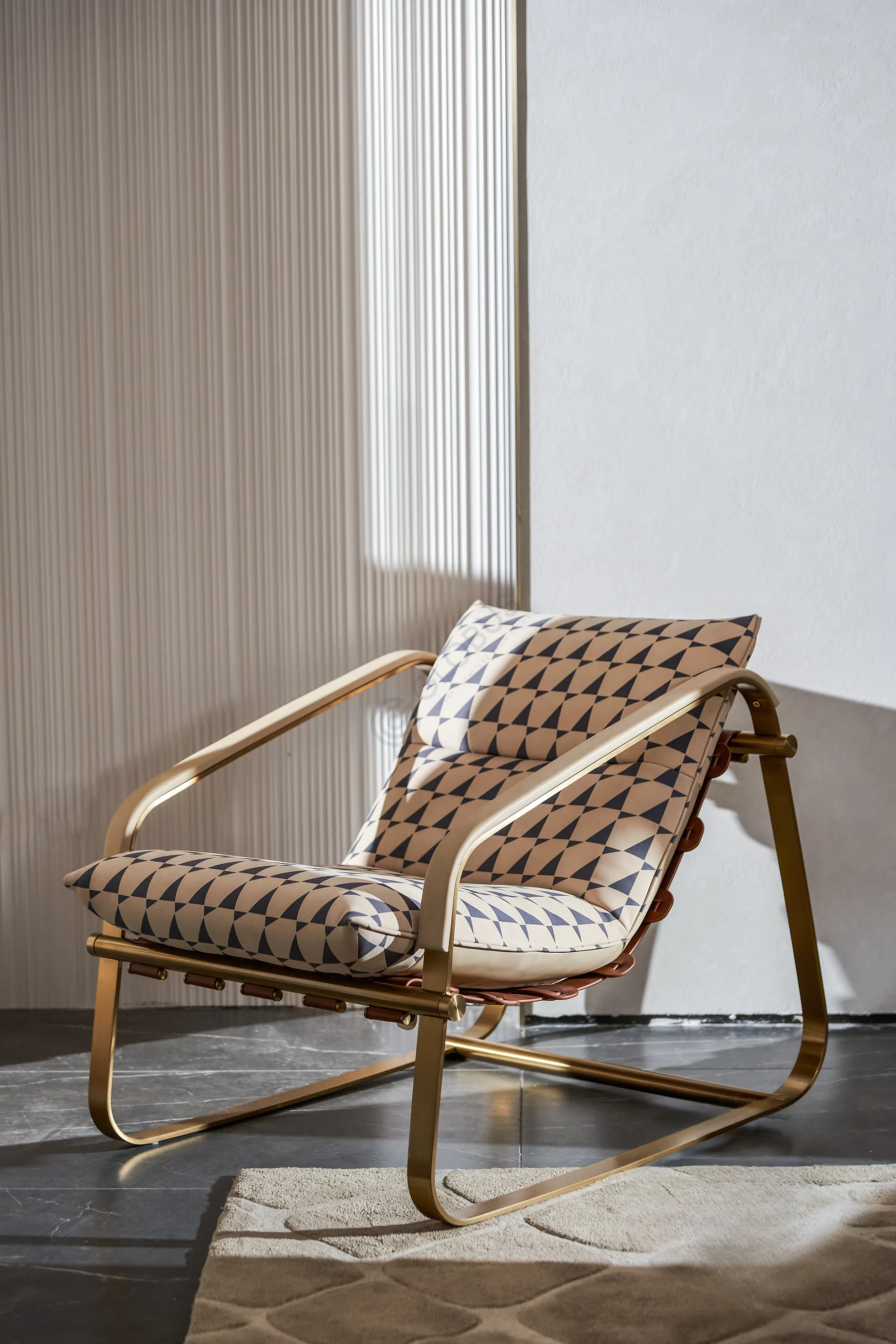 Кресло HESSENTIA Pauline