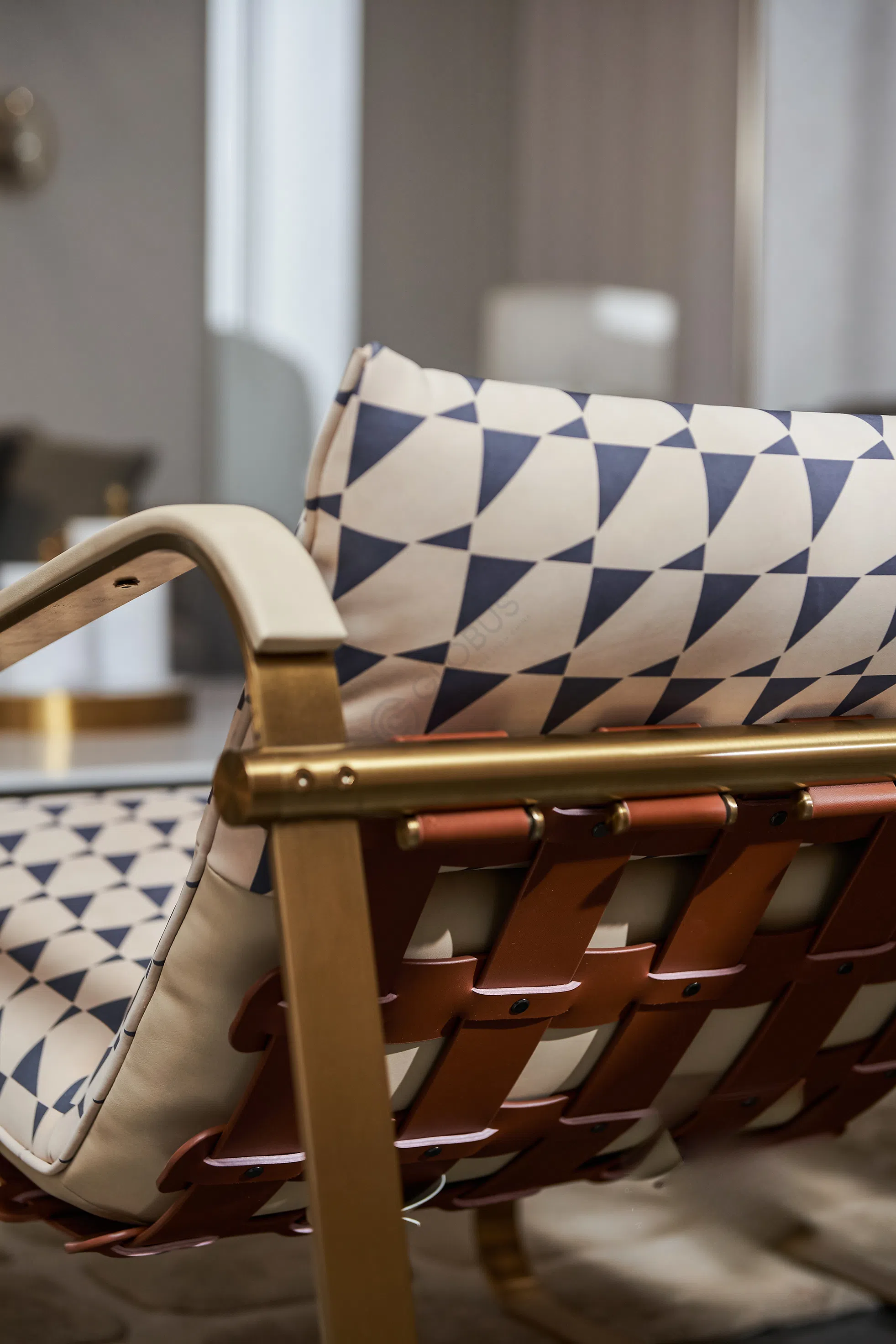 Кресло HESSENTIA Pauline