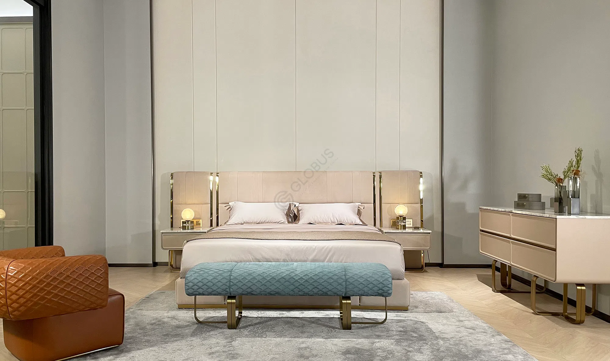 Банкетка HESSENTIA Hug