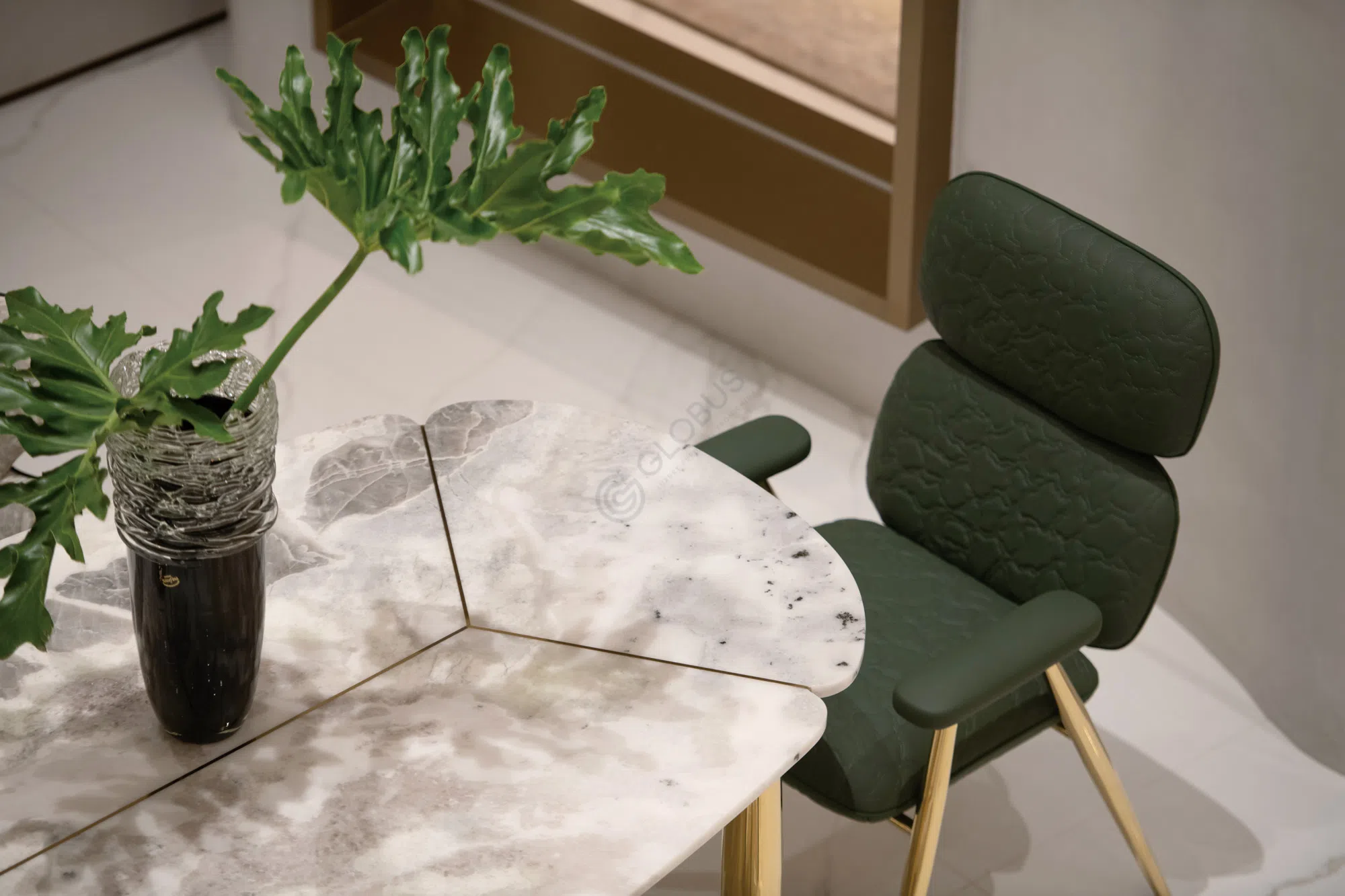 Обеденный стол Zelinae