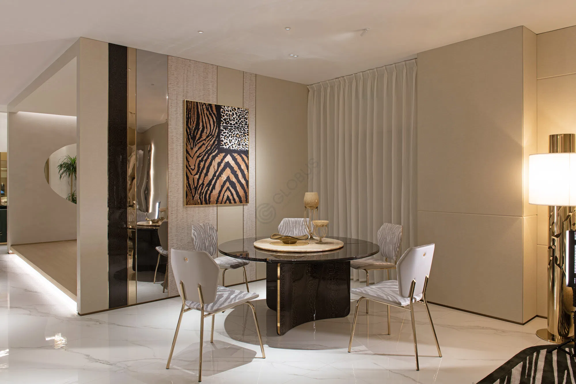 Обеденный стол Yasminda