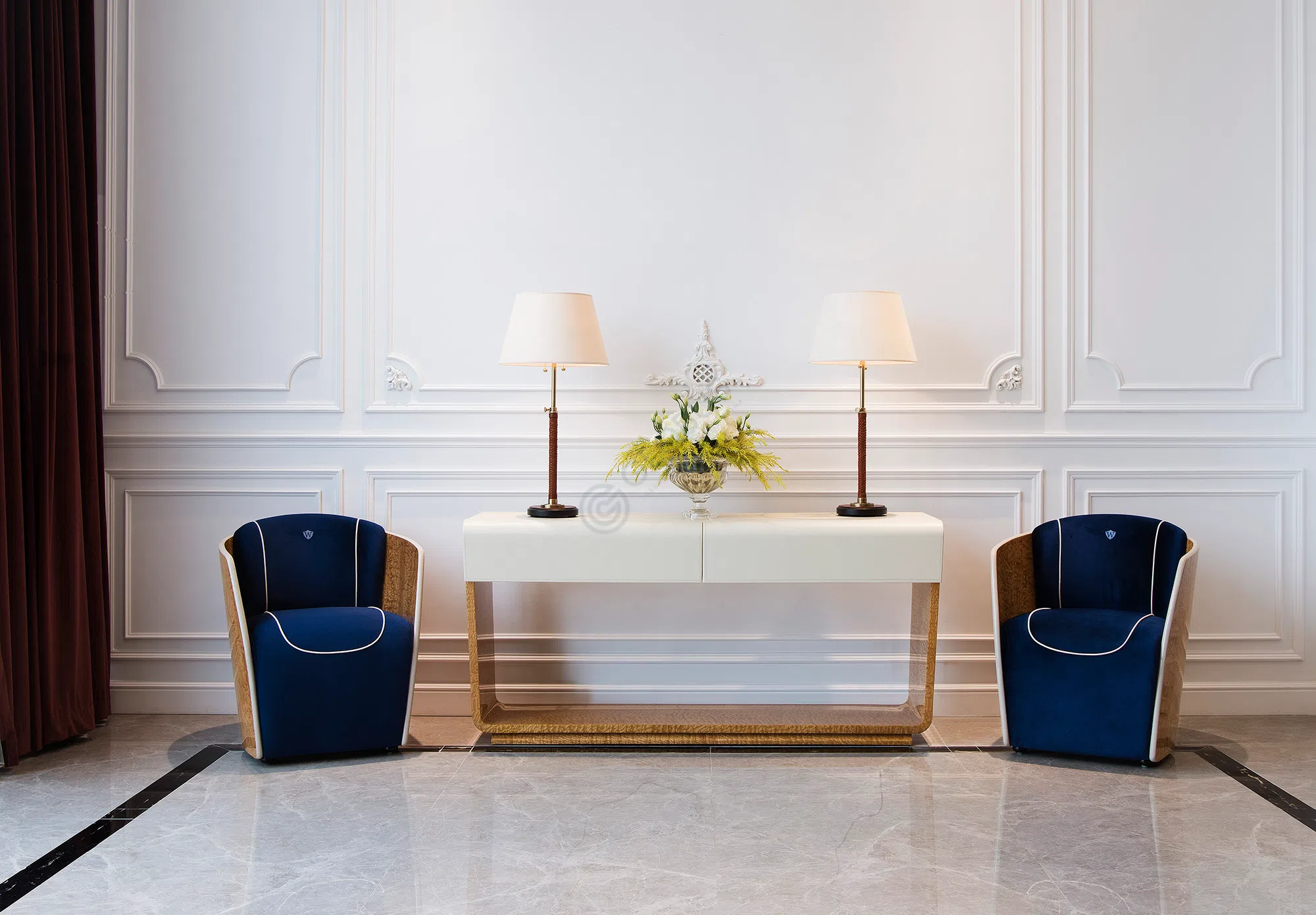 Консоль BENTLEY Evan