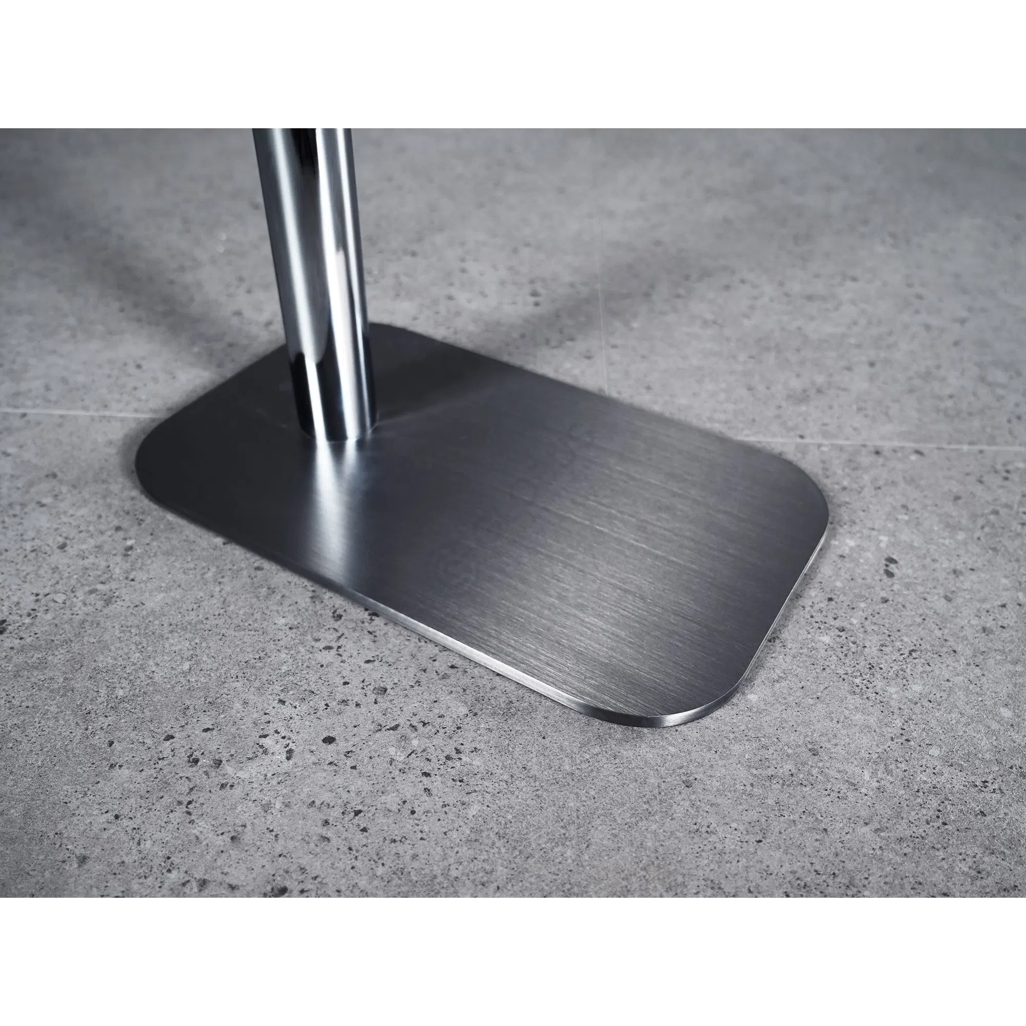 Угловой столик Nordeste