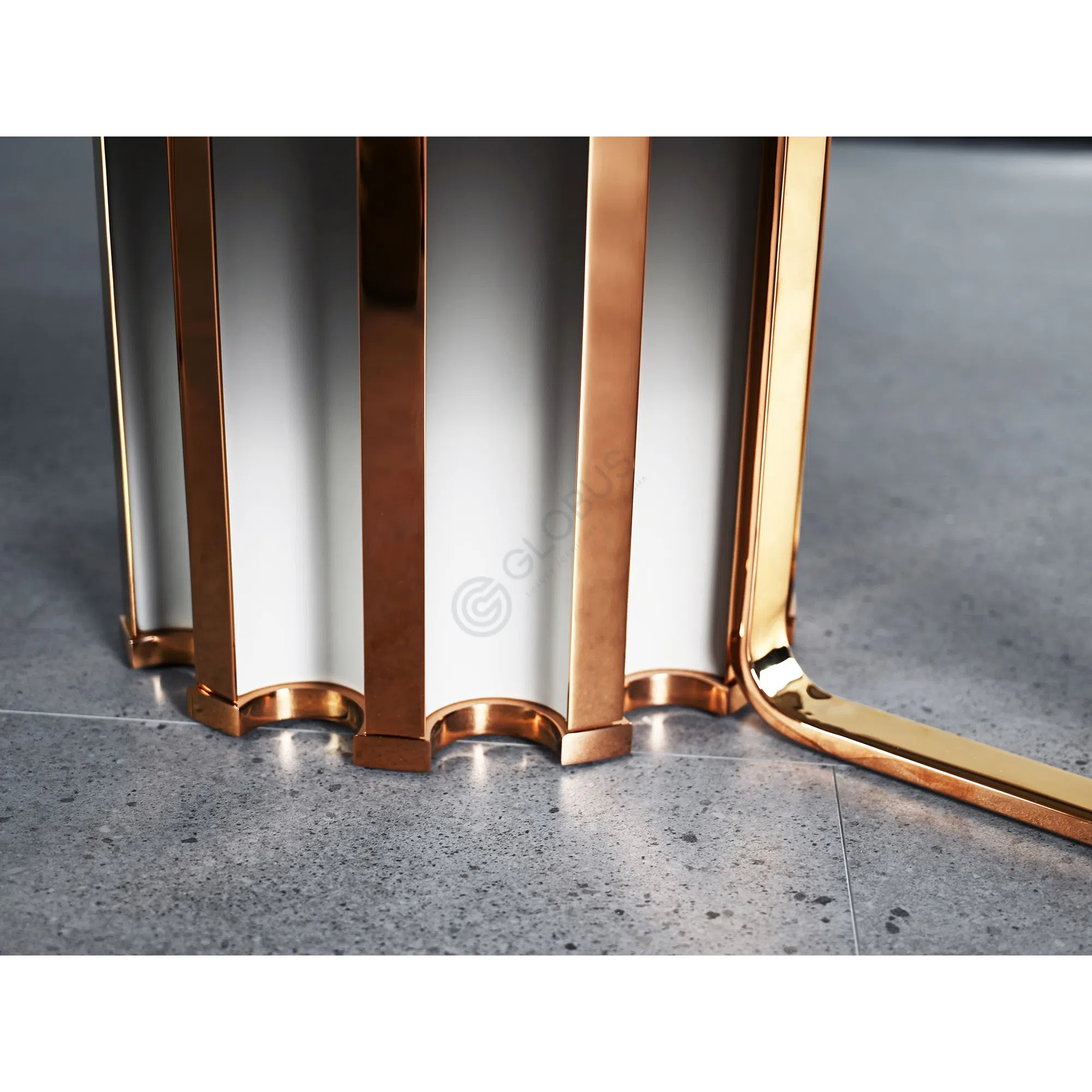 Журнальный столик Ferrelle