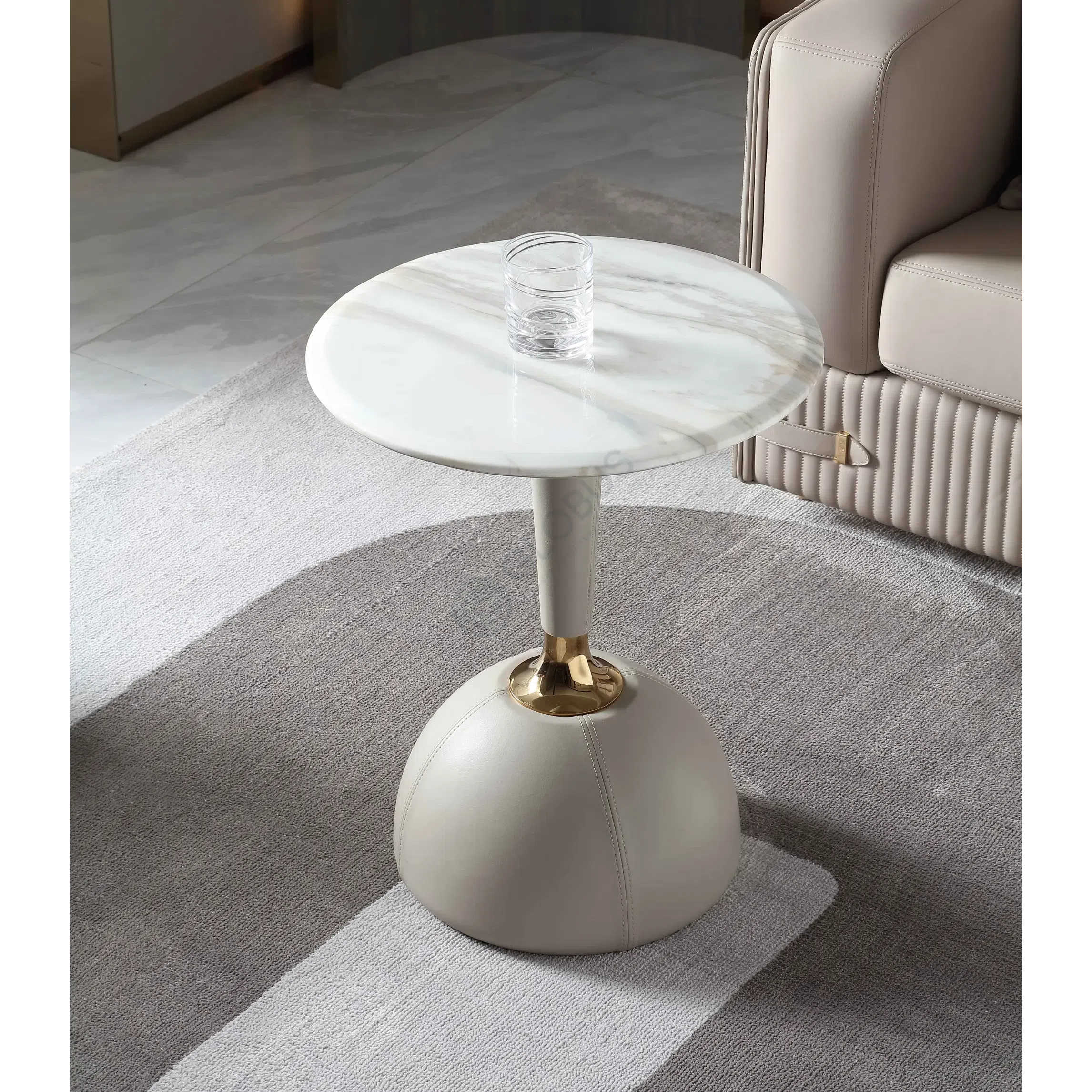 Угловой столик Uova