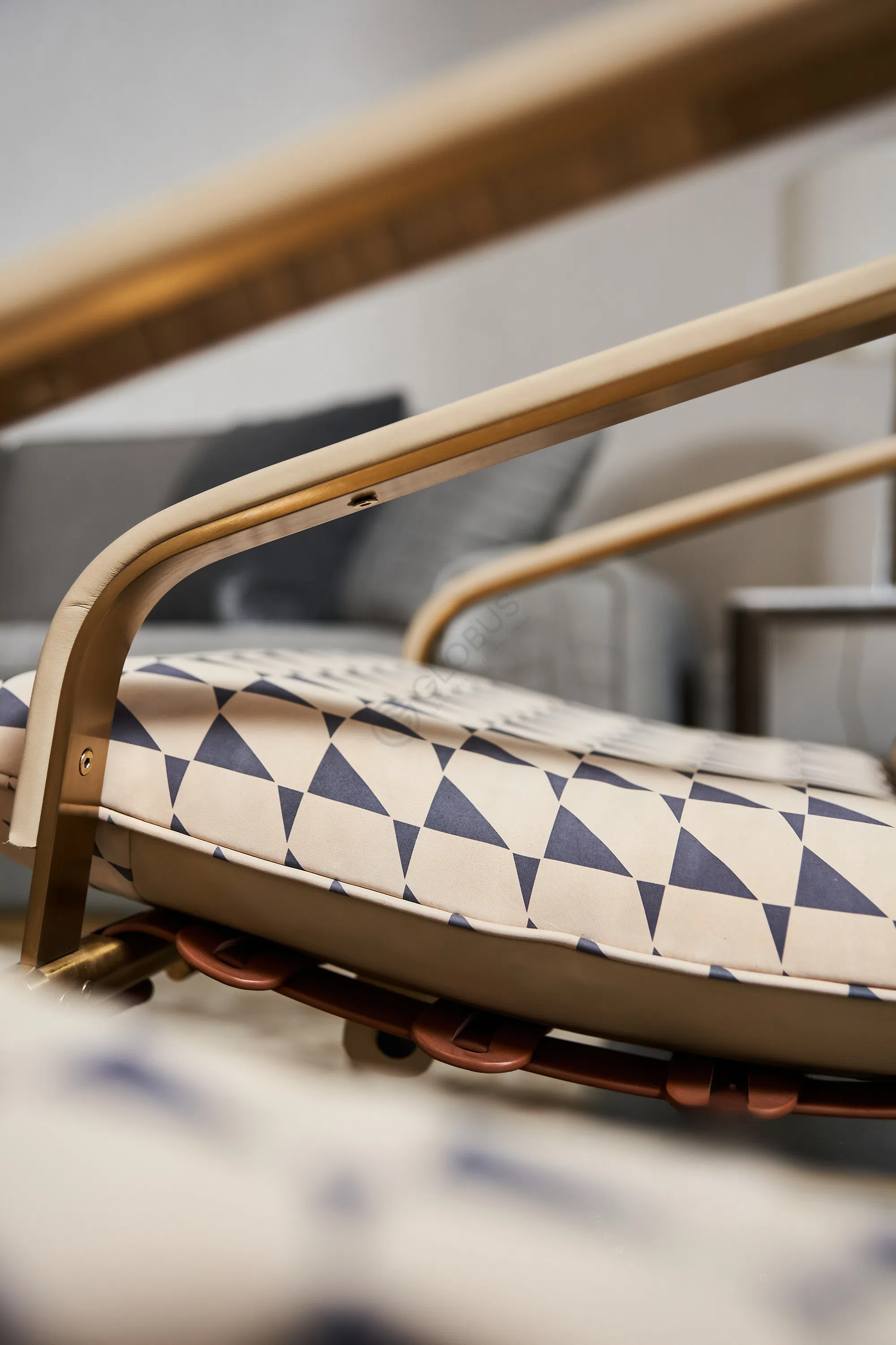 Кресло HESSENTIA Pauline