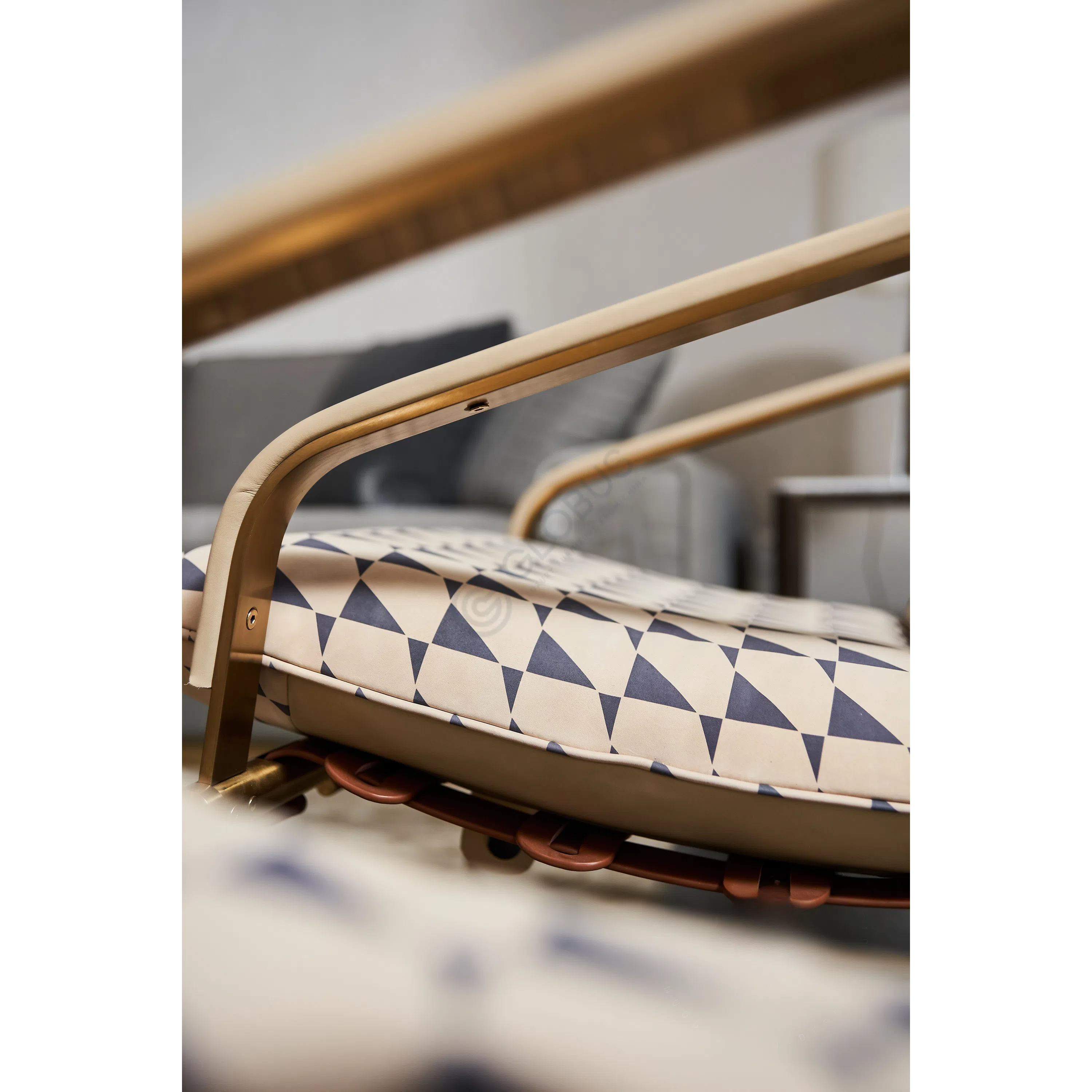 Кресло HESSENTIA Pauline