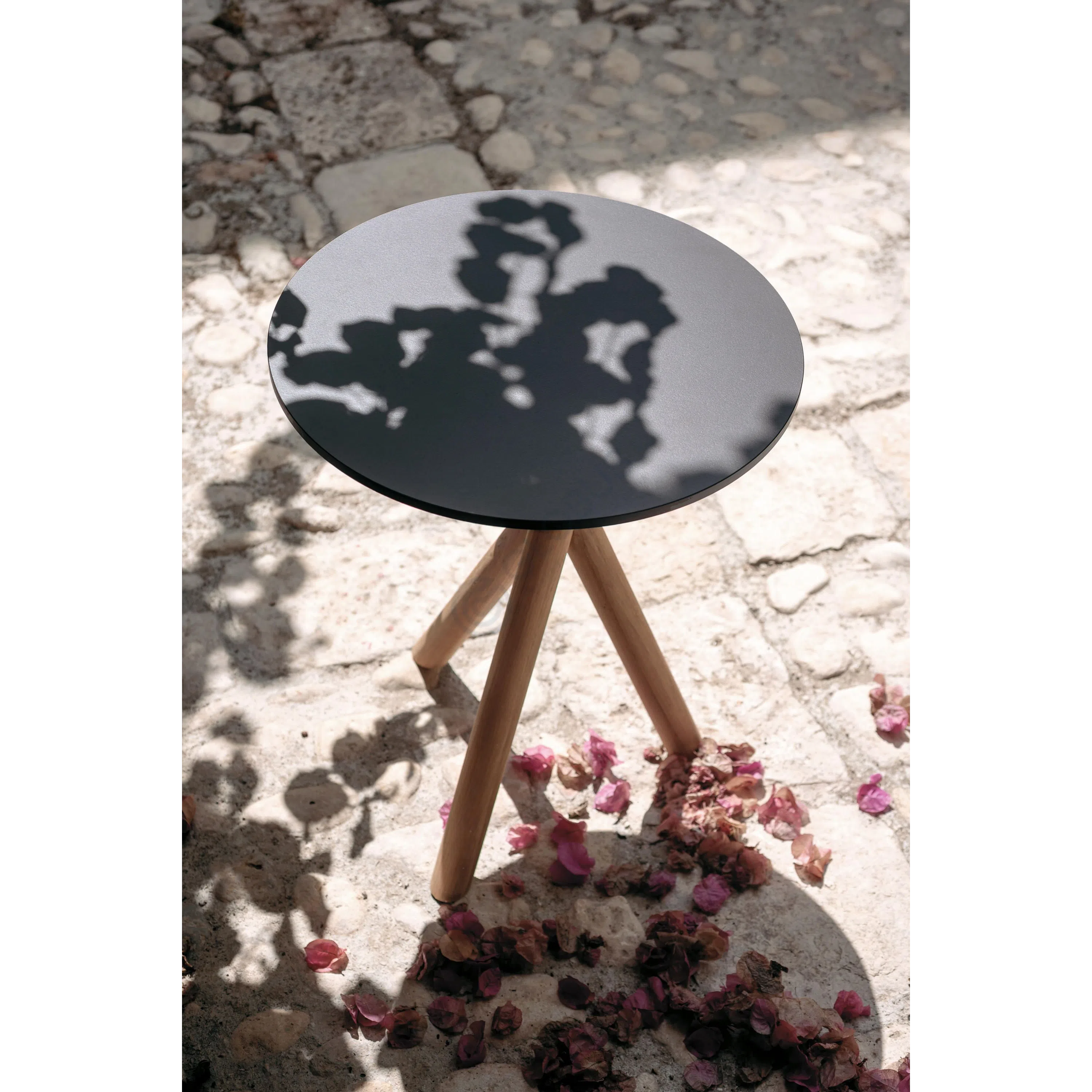 Уличный угловой столик RODA Stork