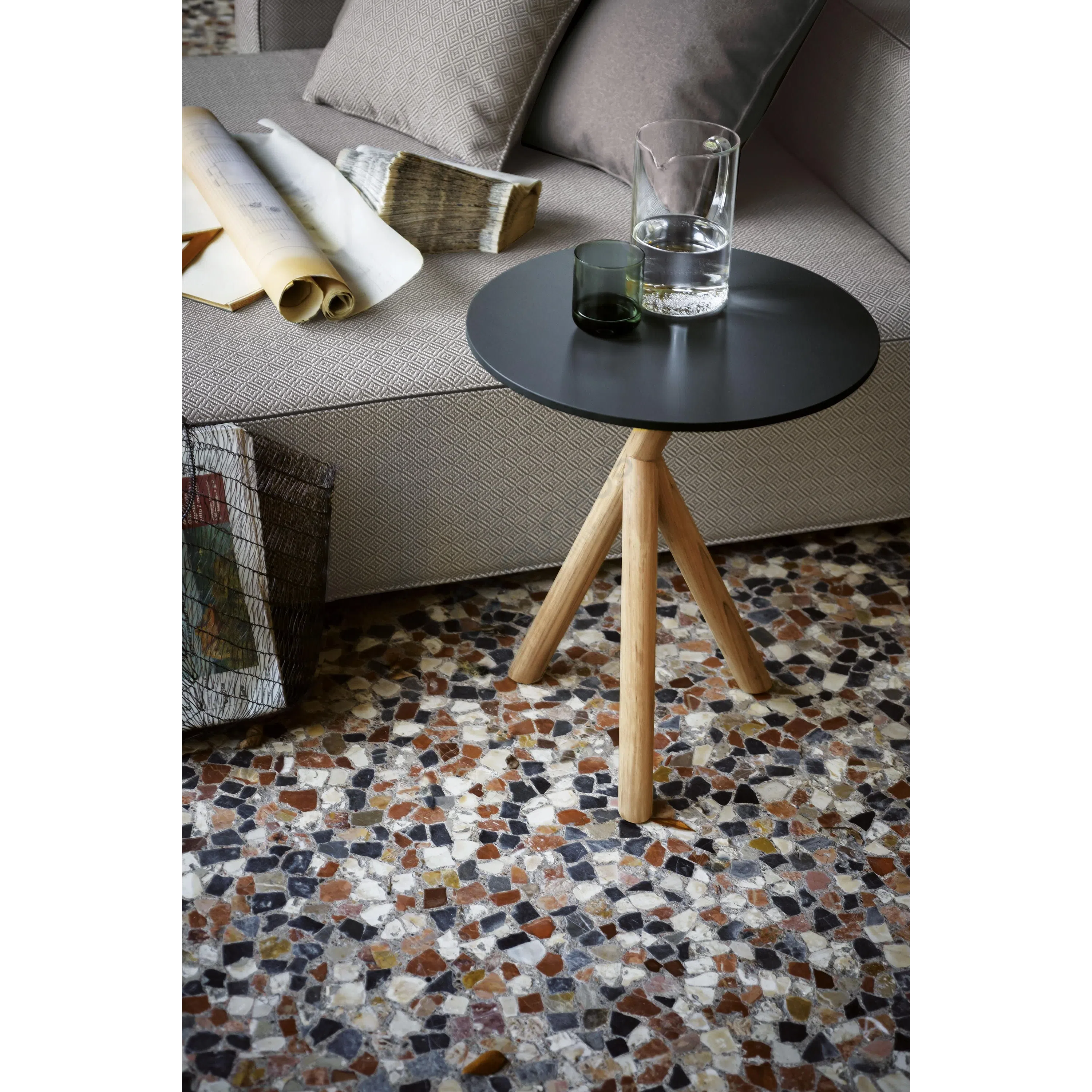 Уличный угловой столик RODA Stork