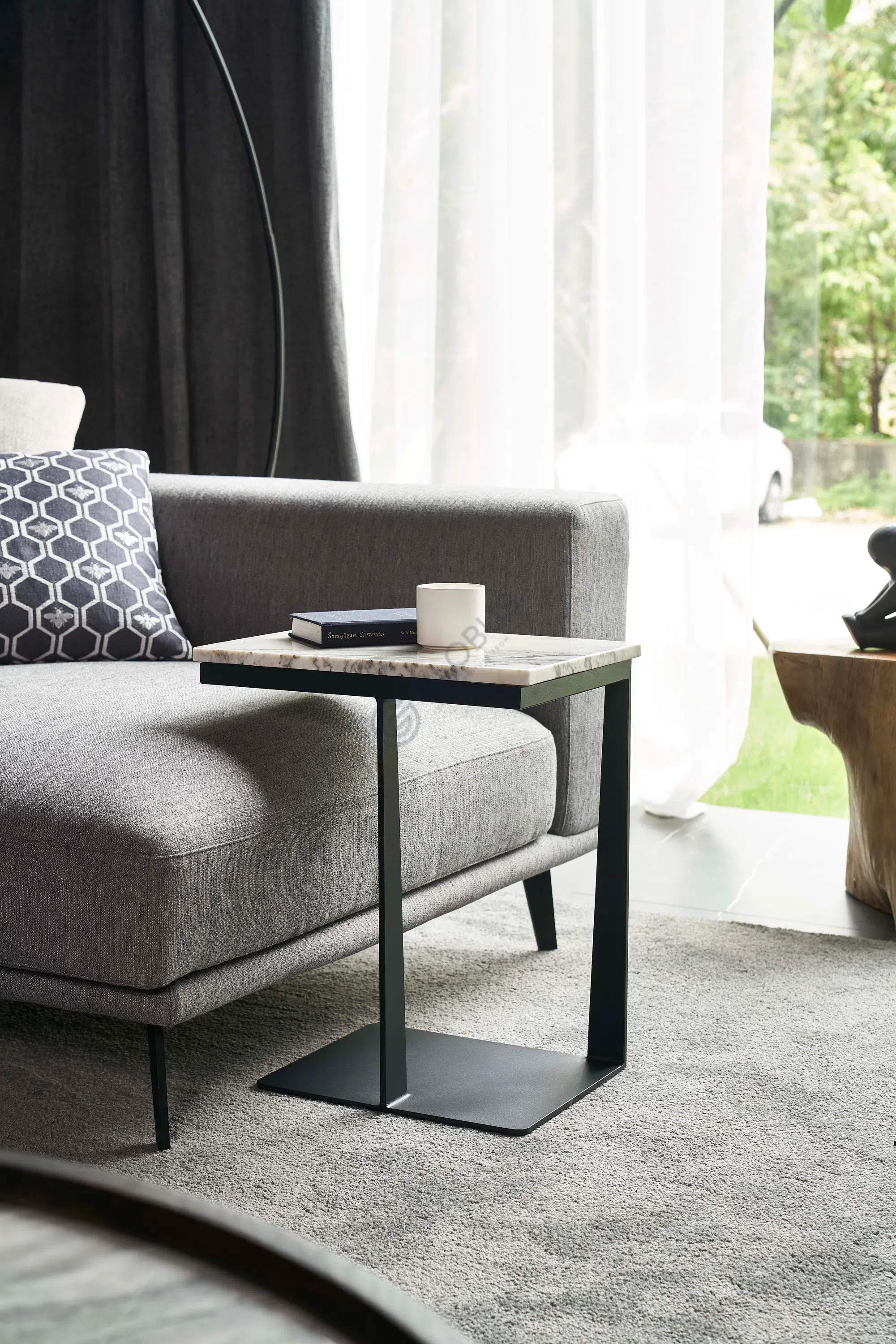 Угловой столик Marino