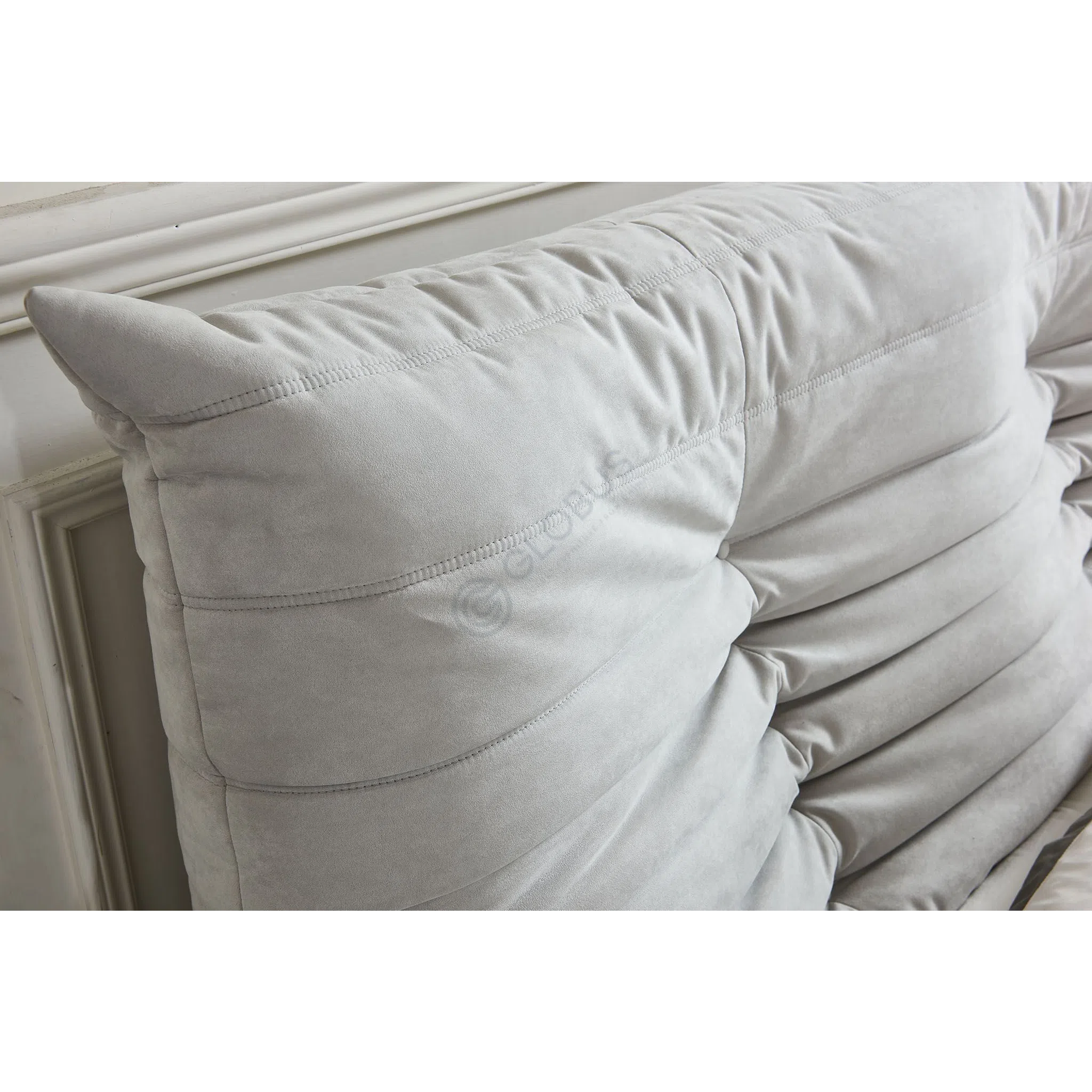 Кровать LIGNE ROSET Togo