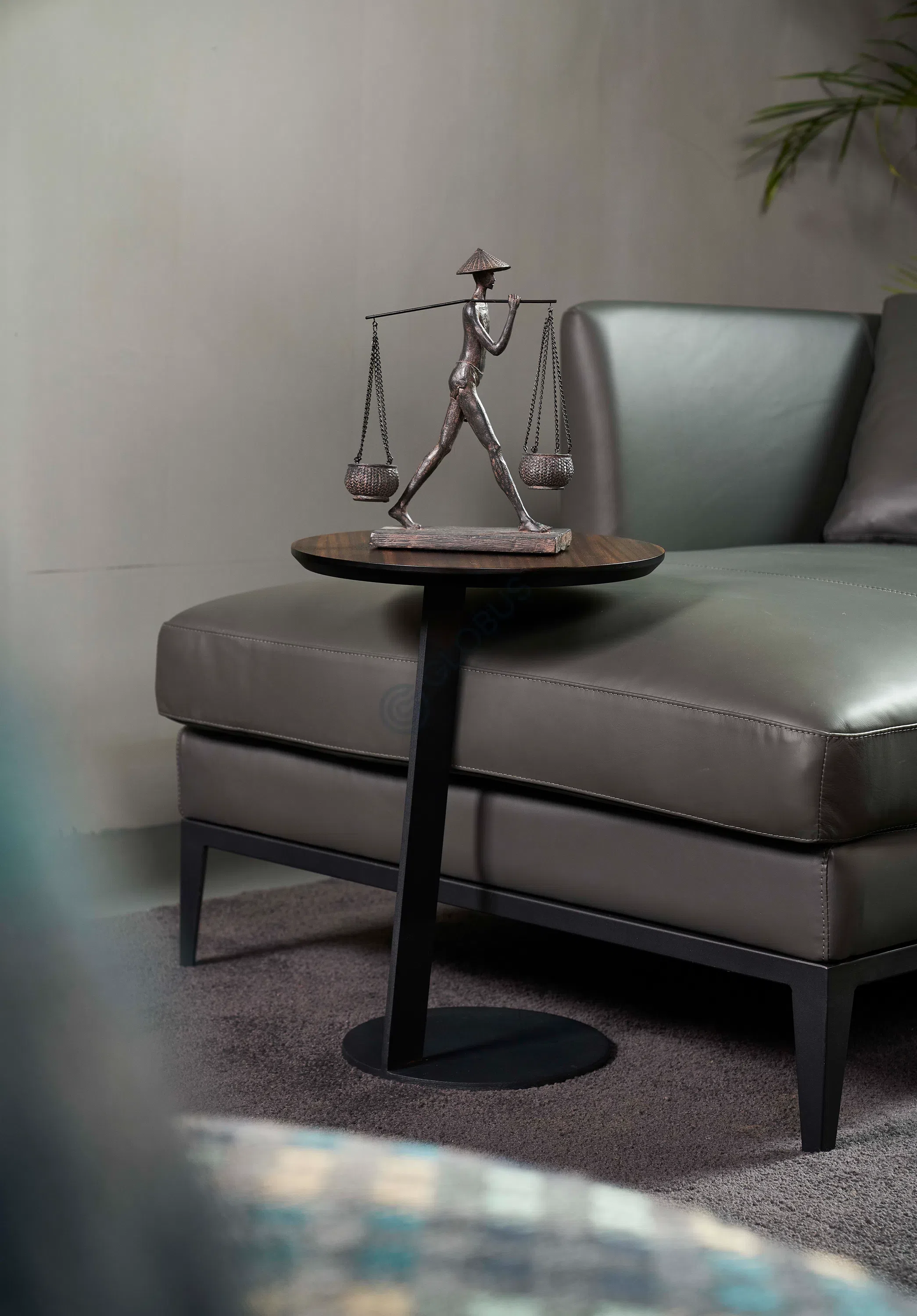 Угловой столик Teodosio