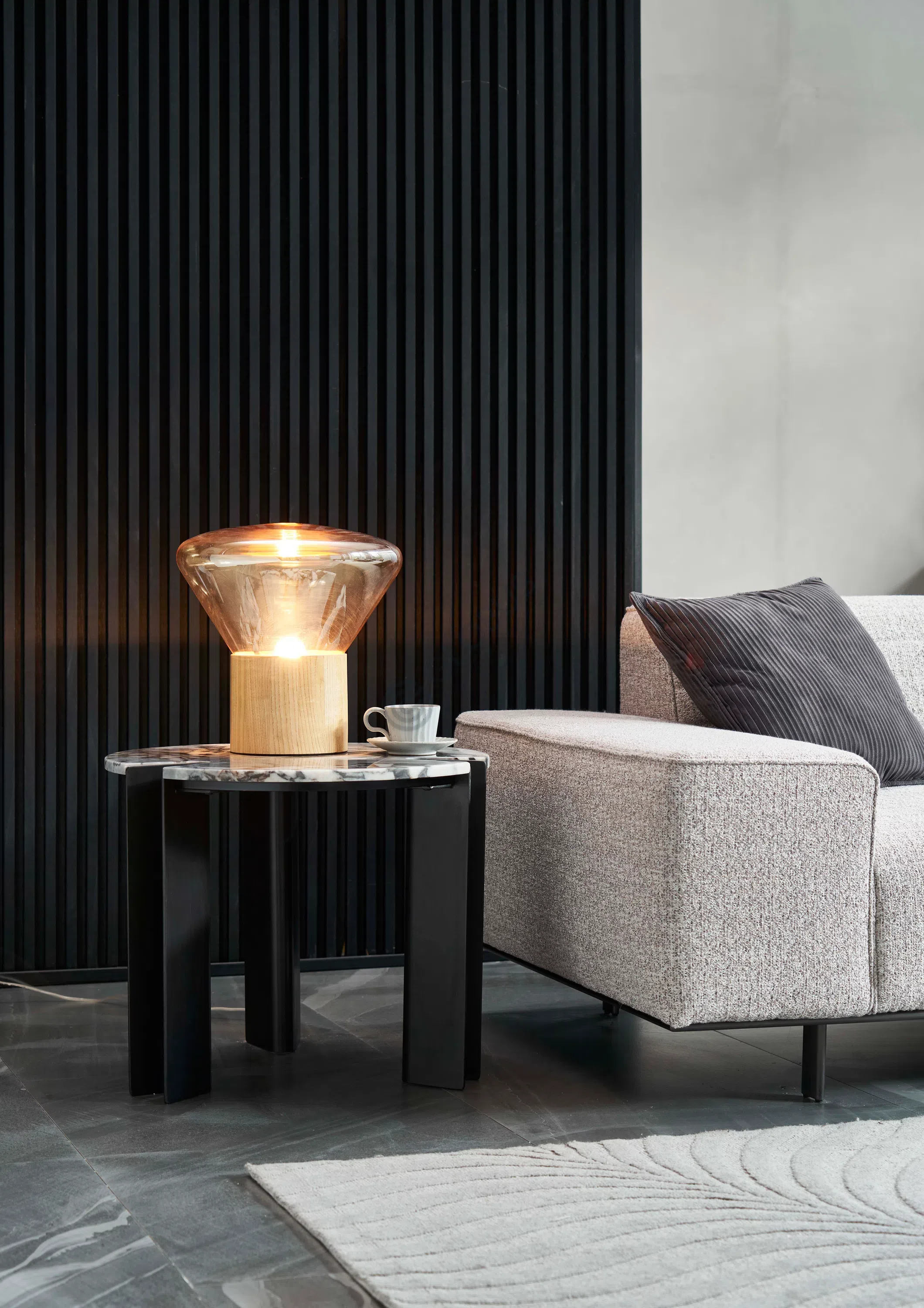 Угловой столик VISIONNAIRE Egmont