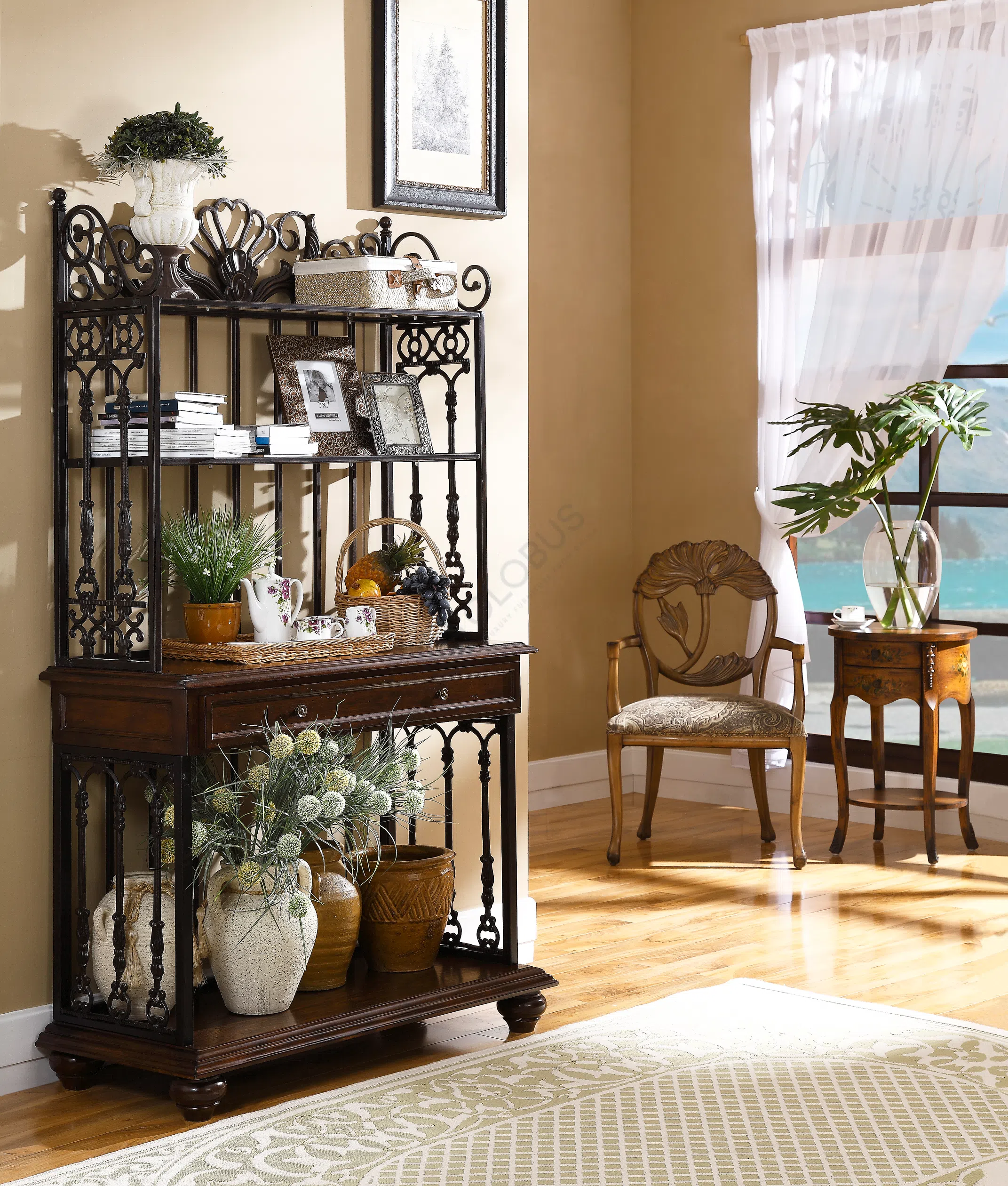 Угловой столик Tommasina