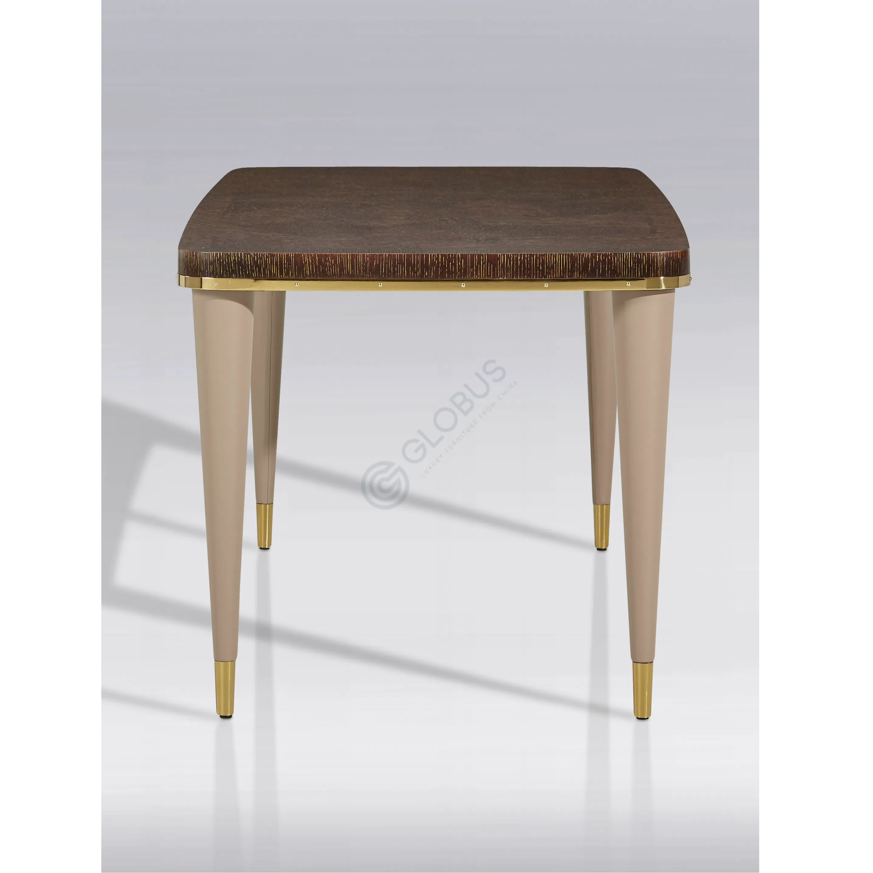 Обеденный стол Reverberate