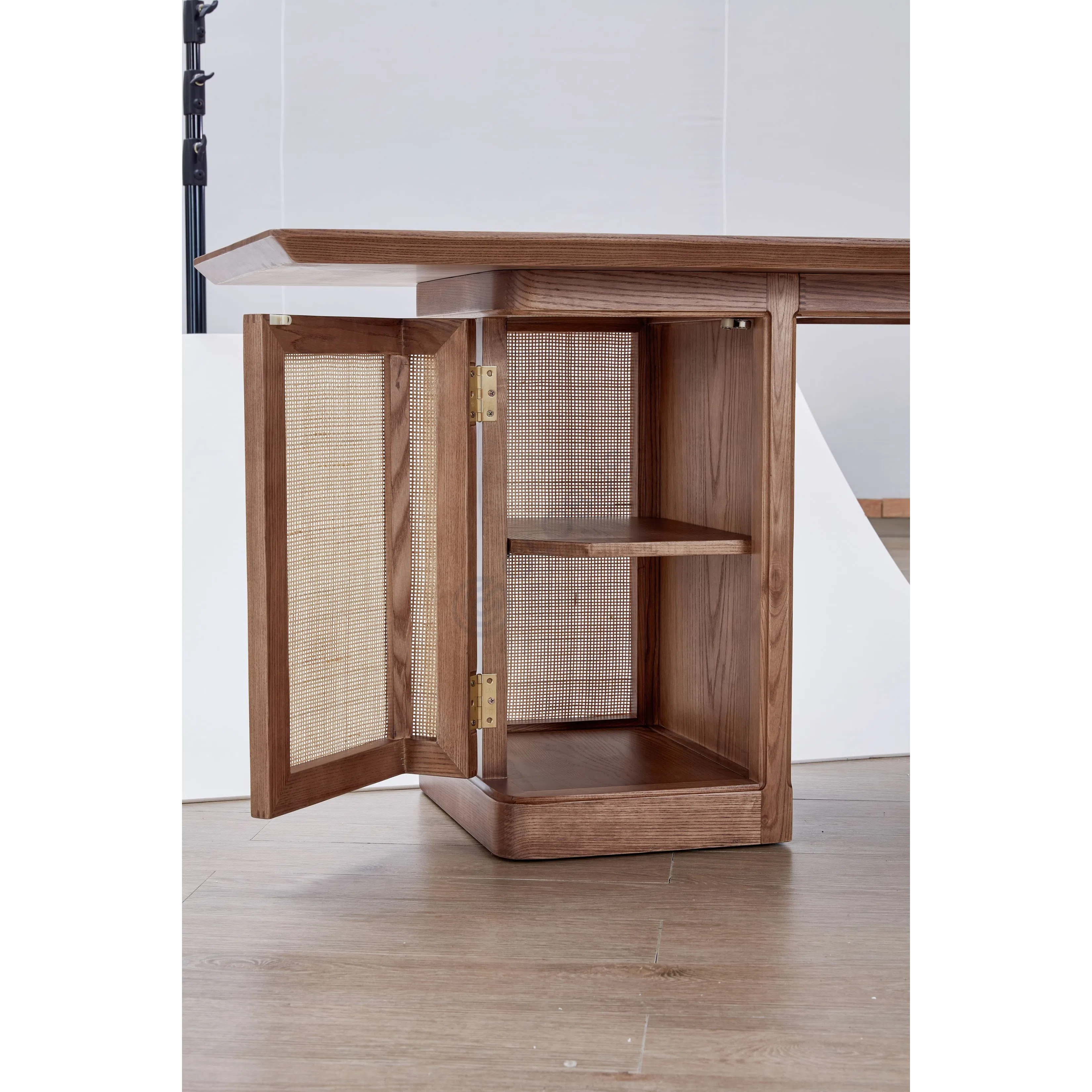 Стол для чайных церемоний Luzernia