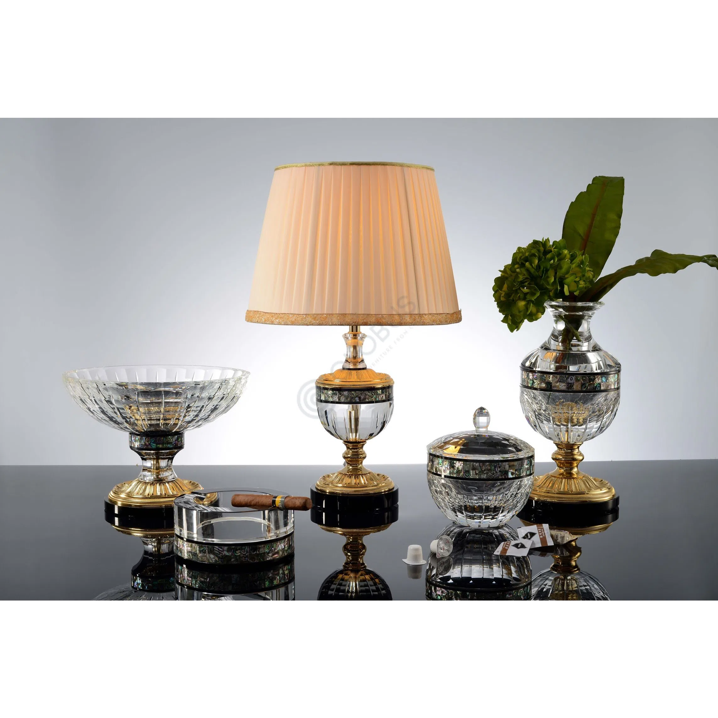 Настольная лампа Sirenia