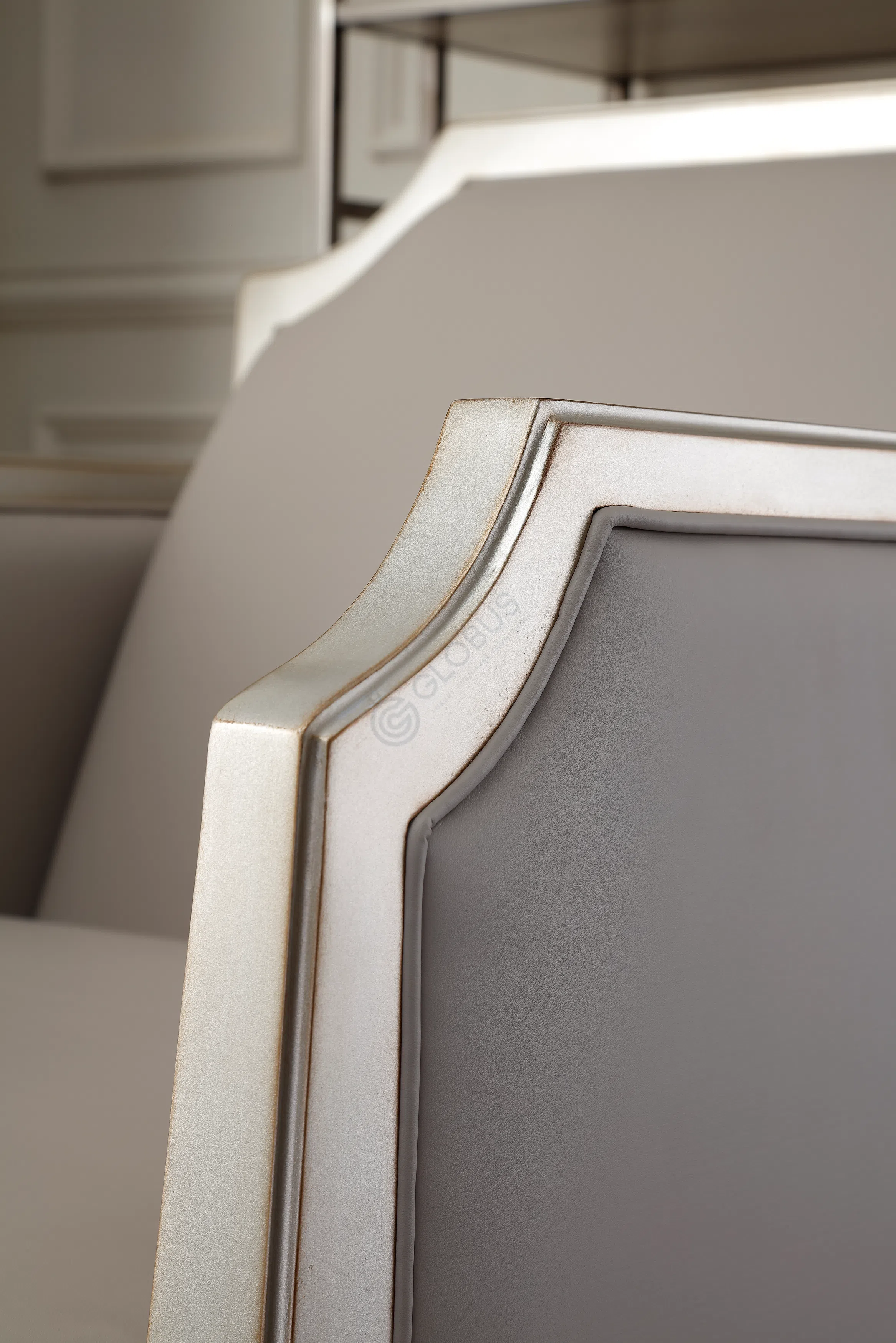 Кресло CARACOLE Frame Of Reference