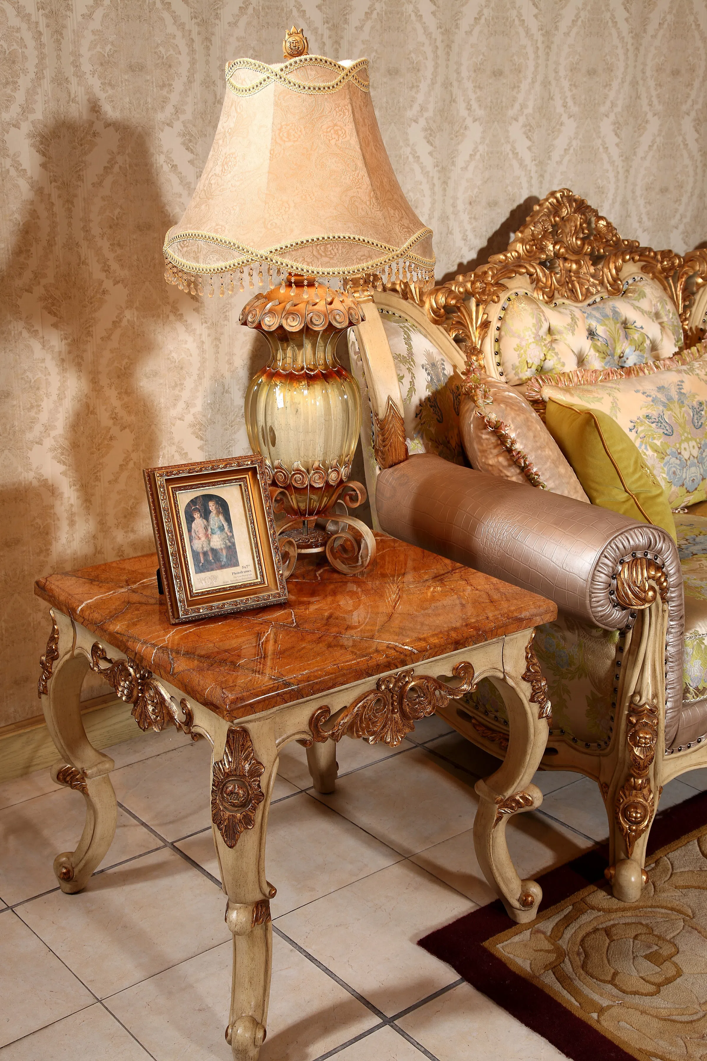 Угловой столик Gessa