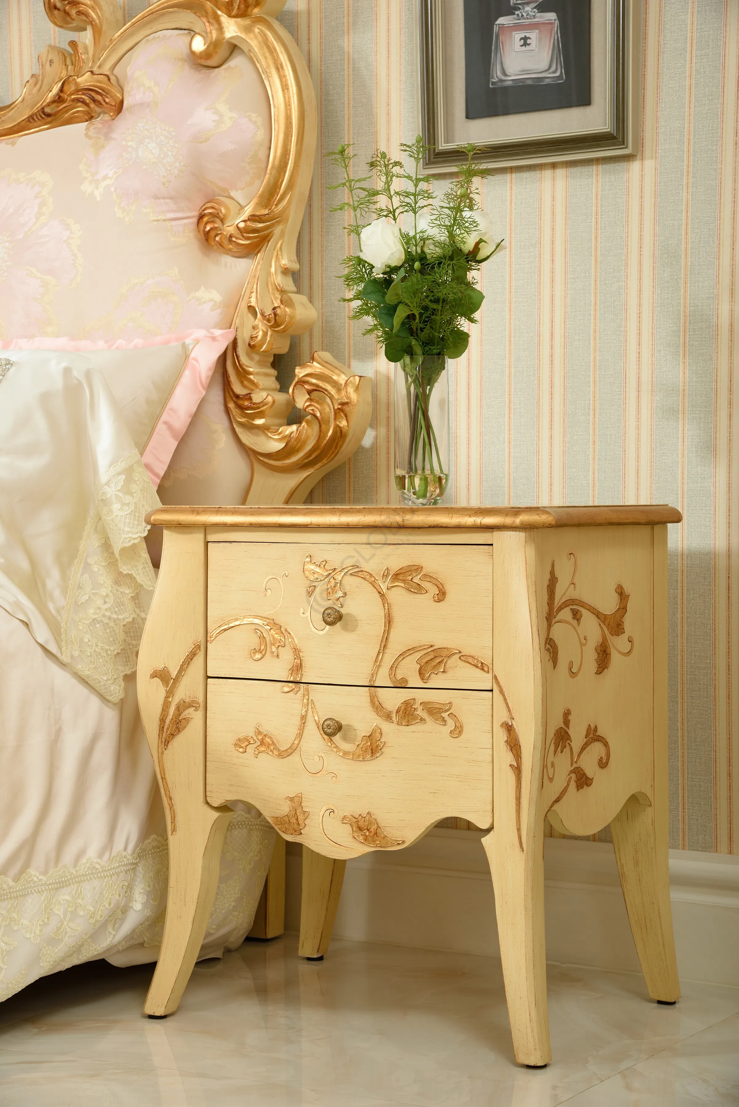 Прикроватная тумба Xandrea