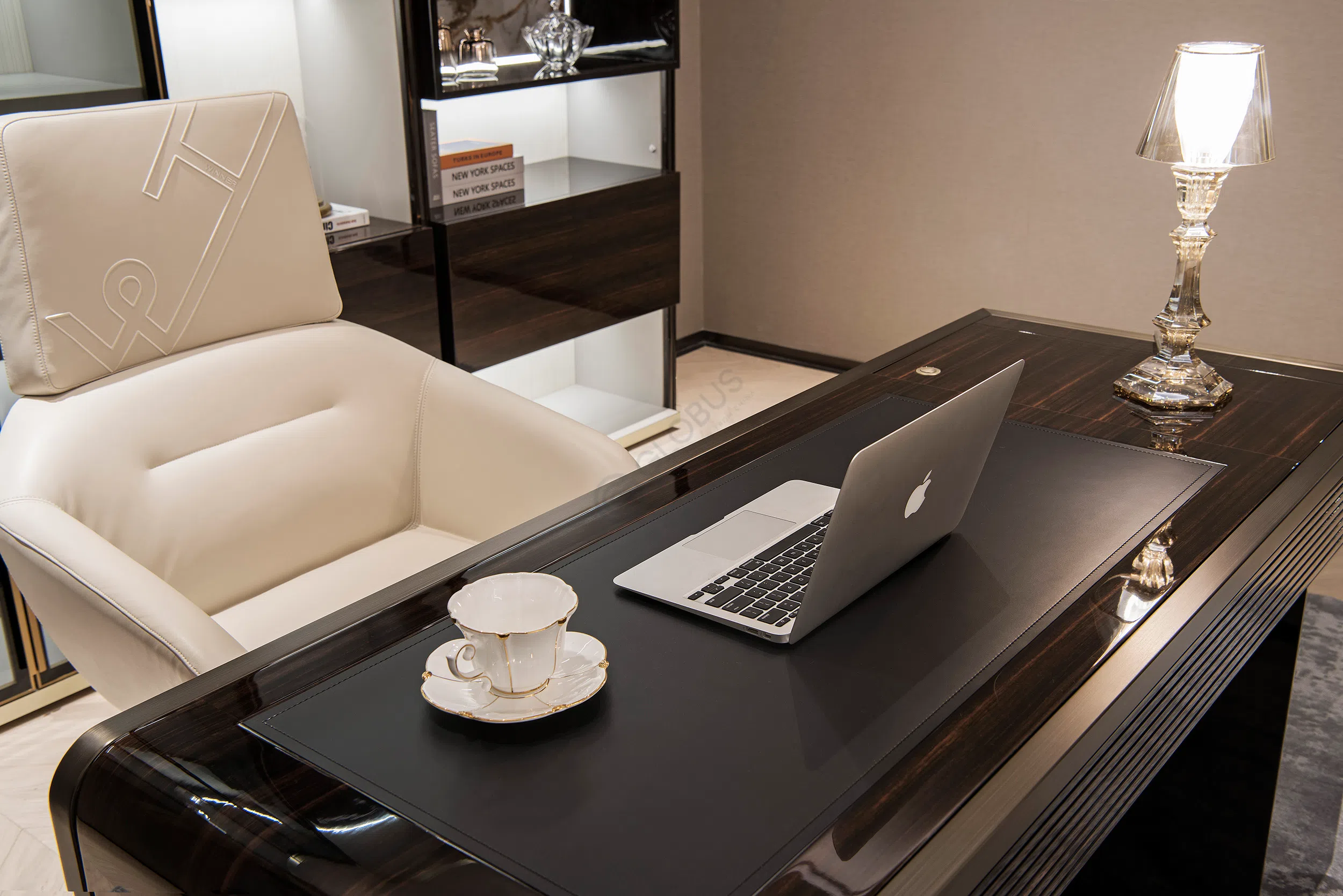 Стол для кабинета Thurston