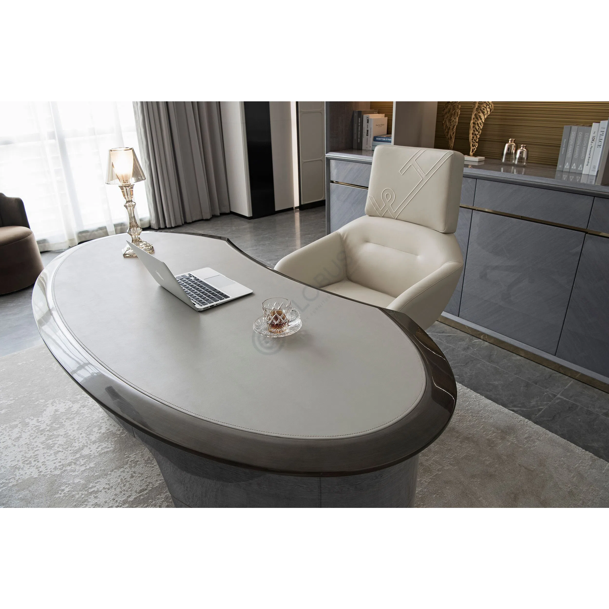 Стол для кабинета Memoriola