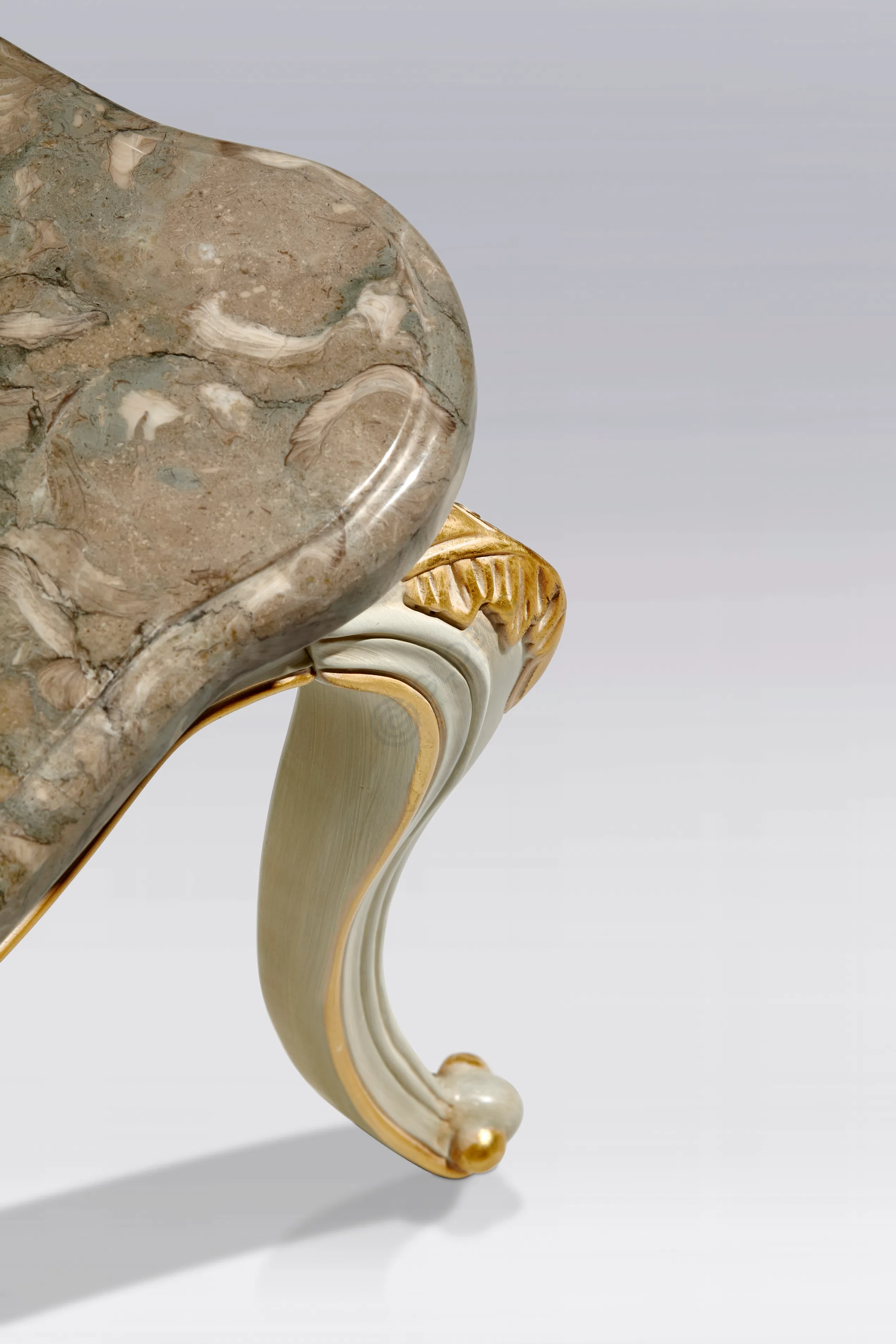 Угловой столик Ostentativus