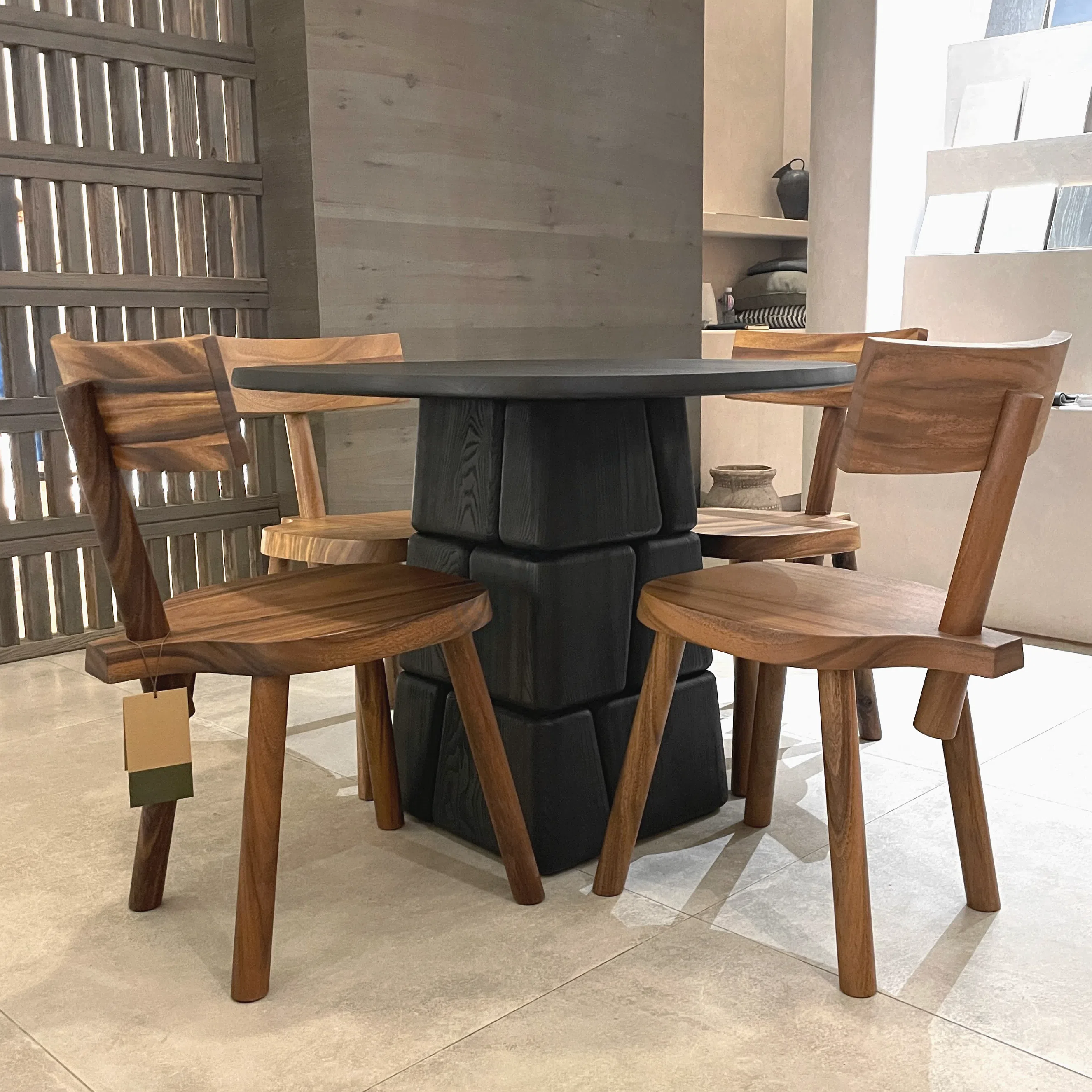 Обеденный стол Lenia