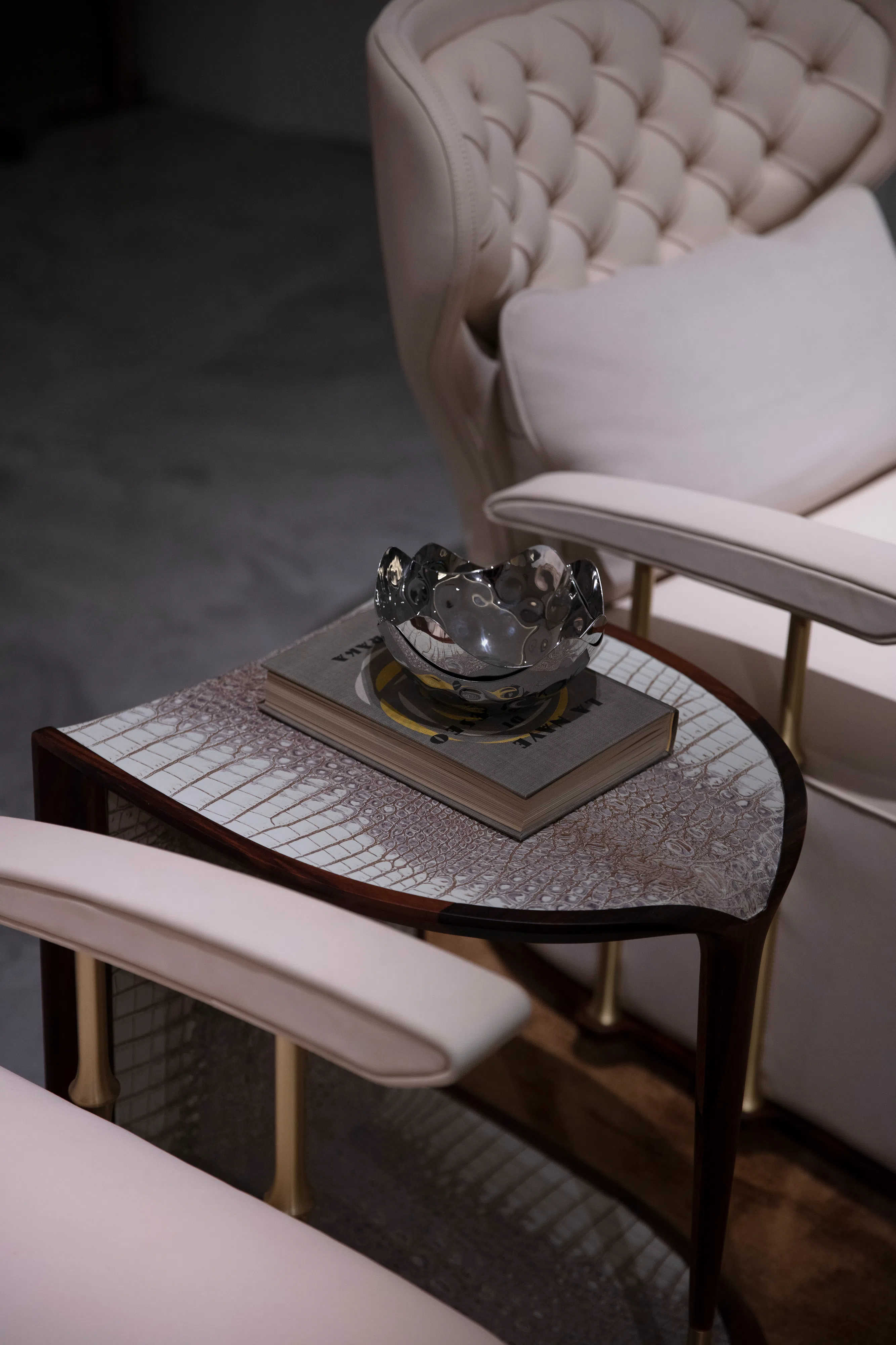 Угловой столик Ricca