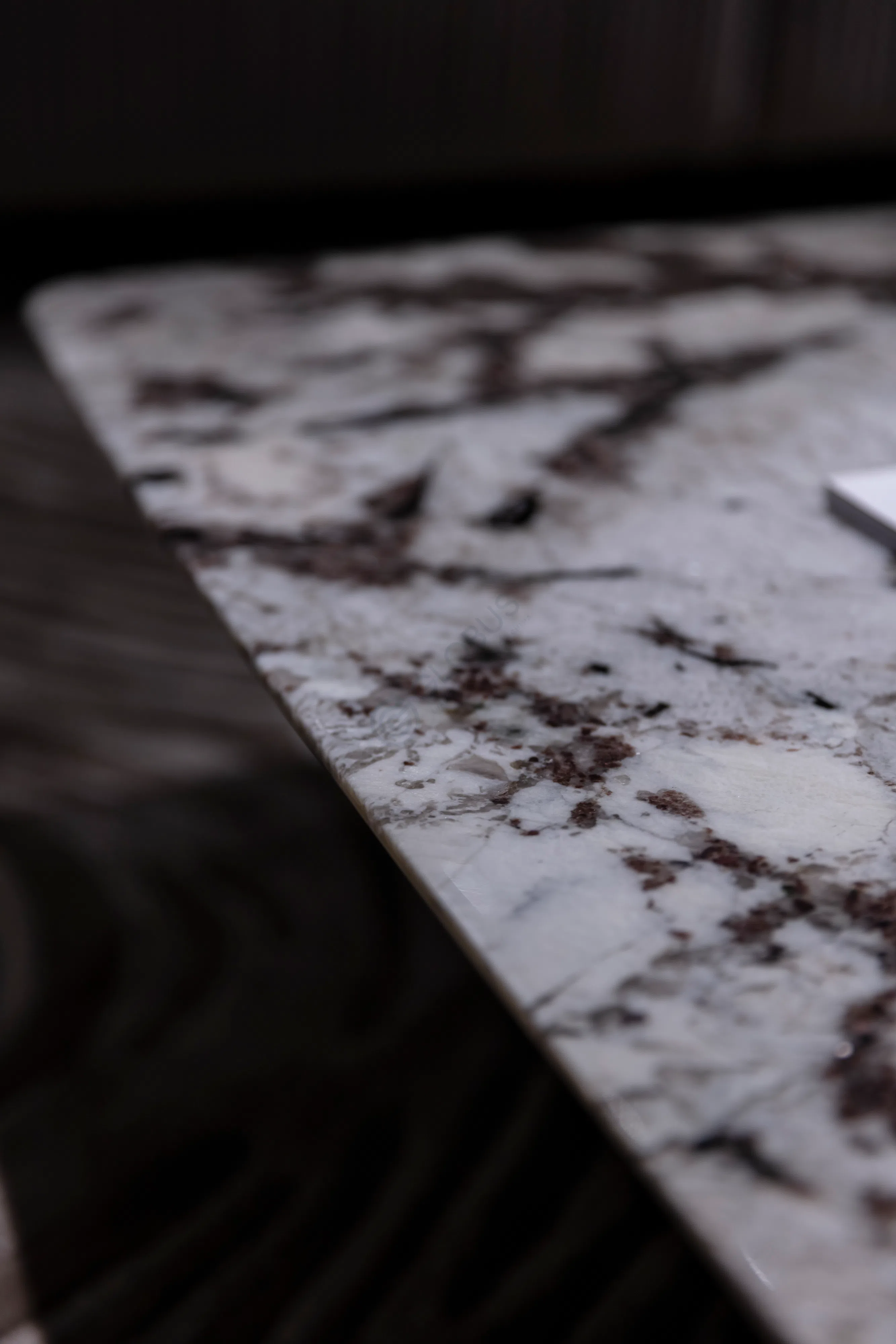 Журнальный столик Reiterato