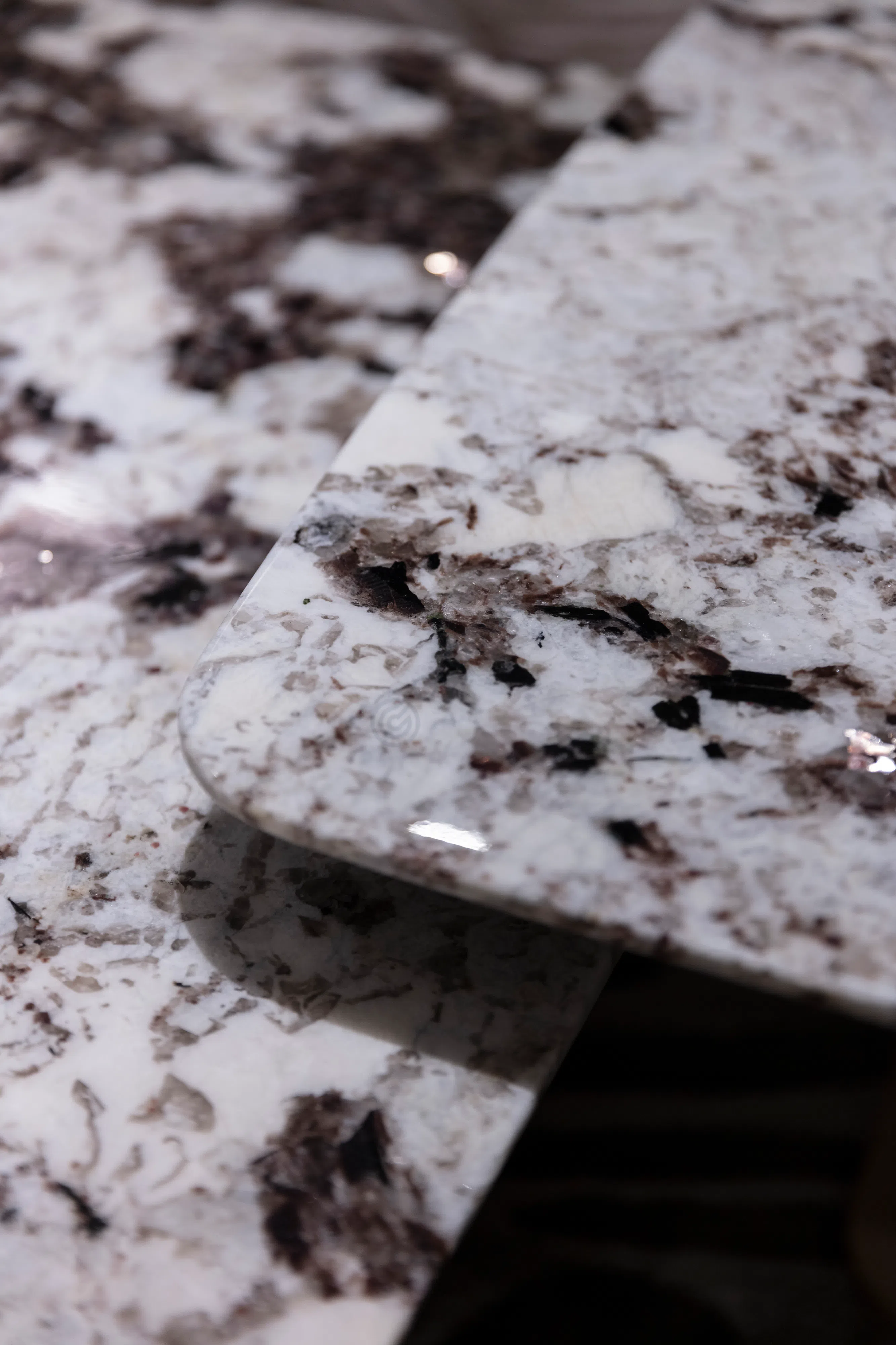 Журнальный столик Reiterato