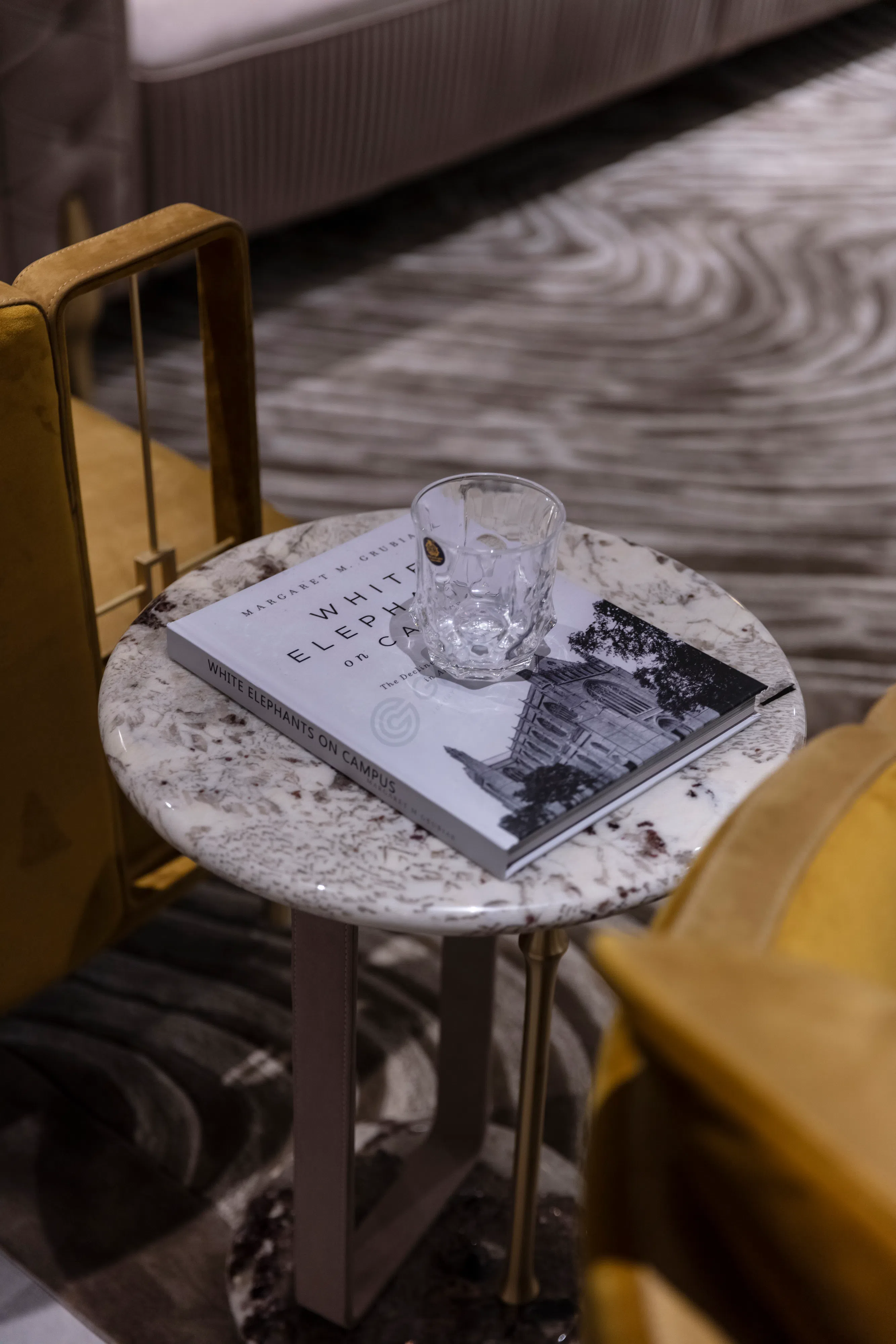 Угловой столик Rosaluna