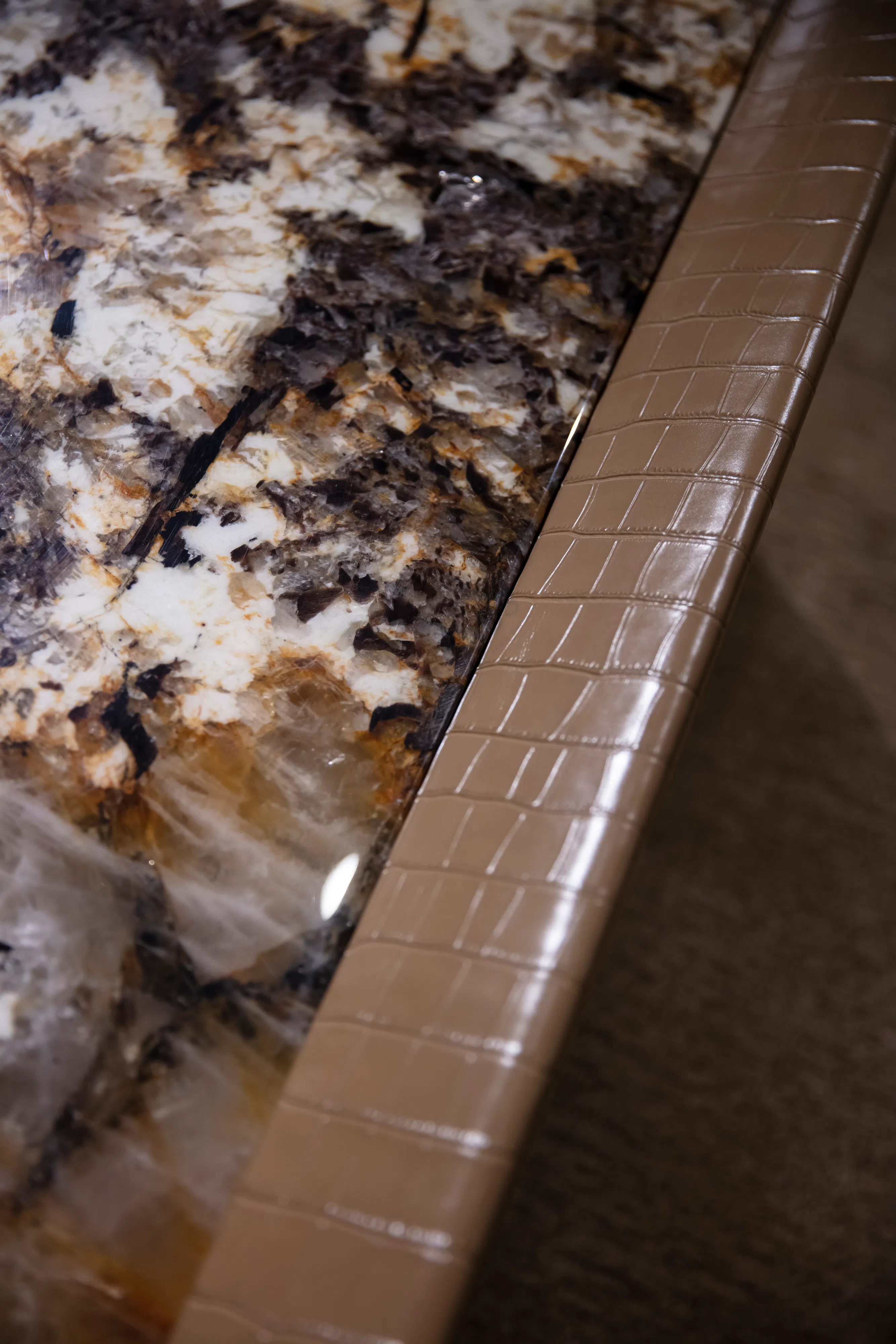 Журнальный столик Bucanica