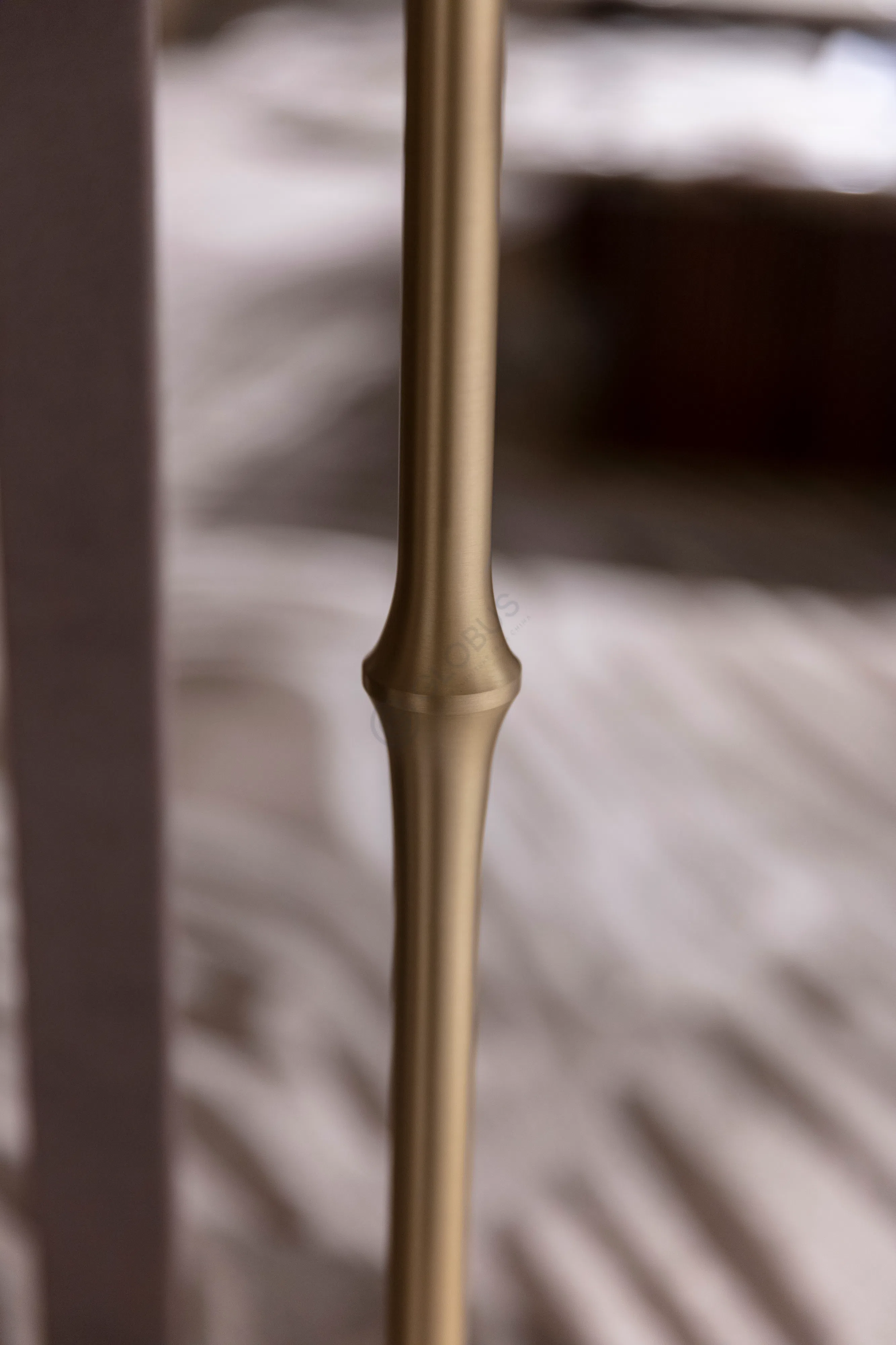 Угловой столик Rosaluna